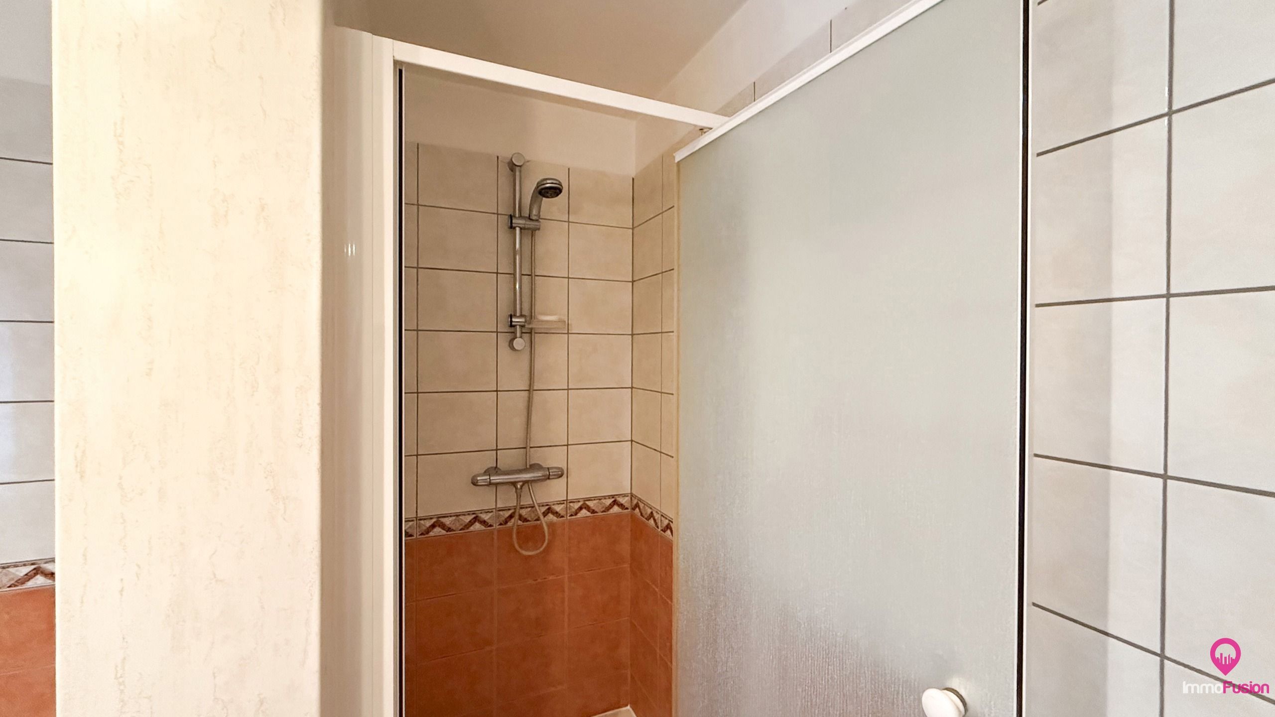 Ruime gelijkvloerse woning met zolderruimte in Houthalen! foto 19