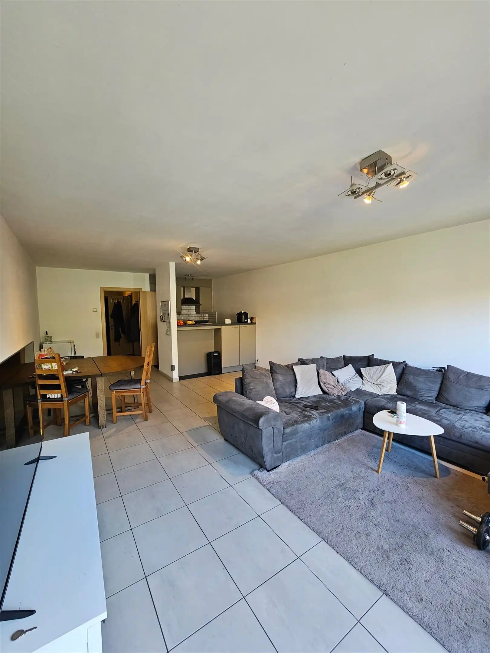 Gelijkvloersappartement met 1 slpks, tuin en garage. foto 2