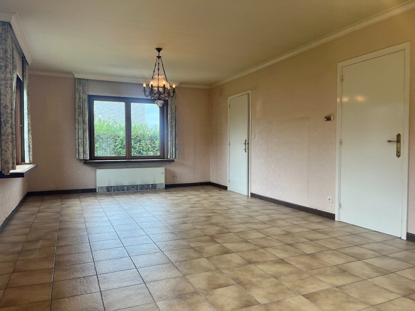 Gelijkvloerse villa in landelijke omgeving. foto 12