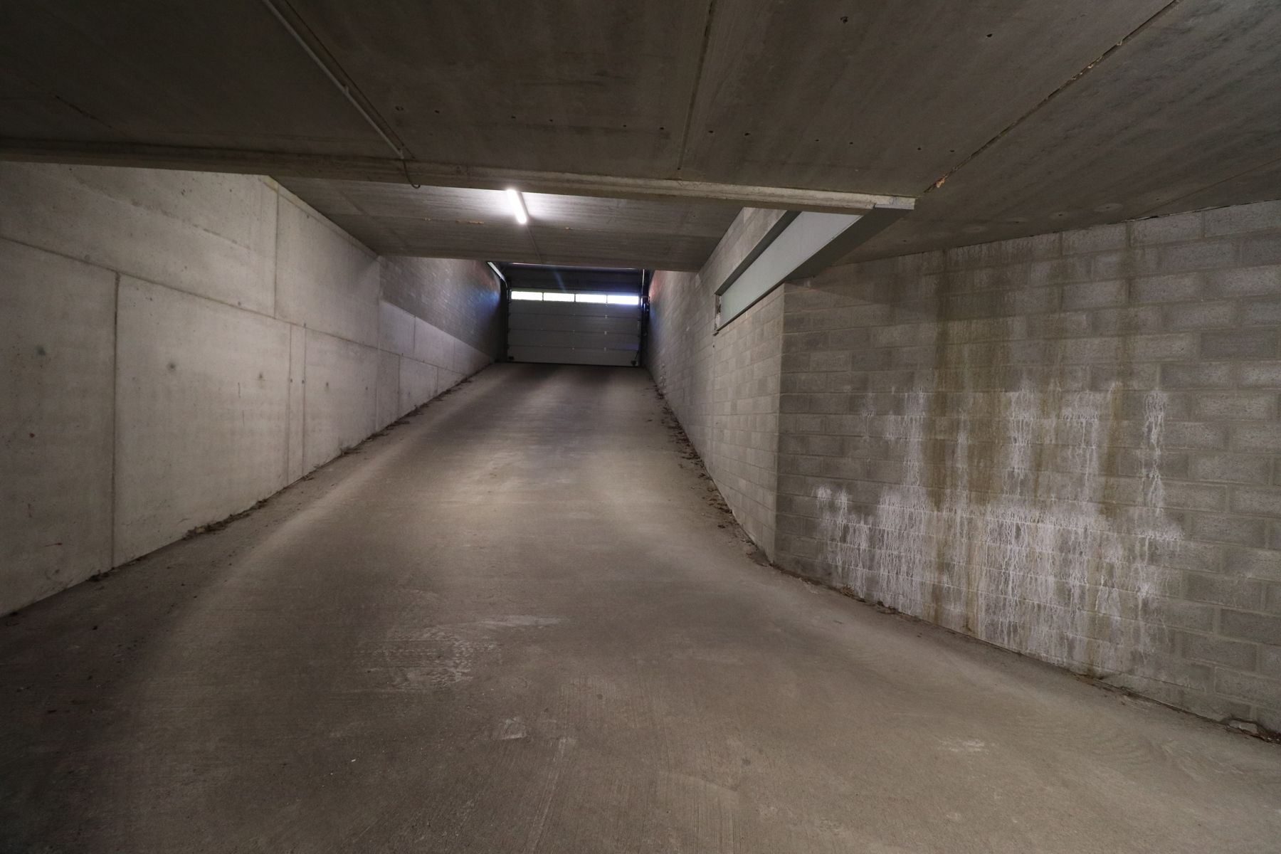 Prachtig appartement (2 slaapkamers met apart bureel) van 103m² op het gelijkvloers rechts met tuin en ondergrondse parkeerplaats. foto 25