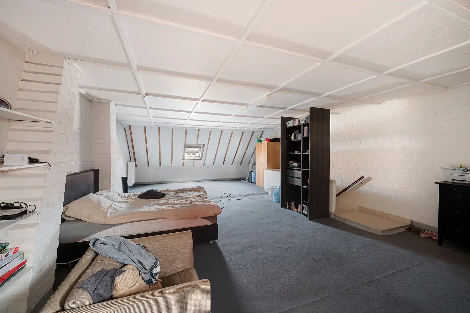 Rustig gelegen bel-etage woning met heel grote garage, oprit en zonnige koer in het centrum van Heist foto 16