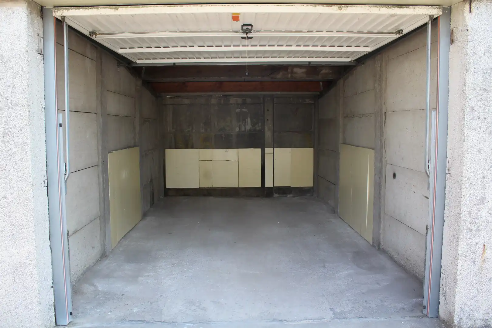 Garage te huur in de Bellestraat (Vlamertinge) foto 2