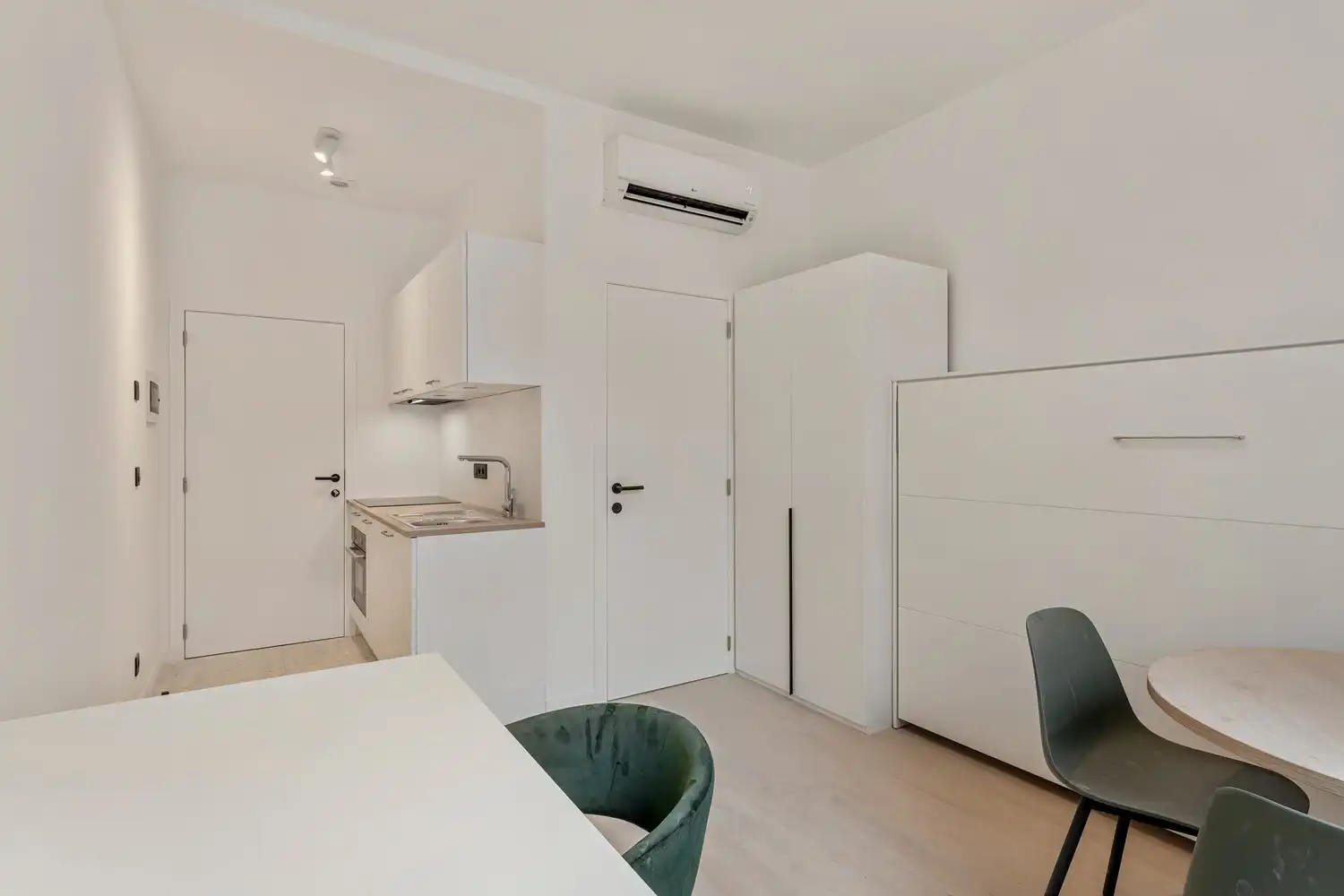 Bent u nog op zoek naar een mooie studio voor het academiejaar '26-'27? Nieuwe studio's, onmiddellijk beschikbaar voor eigen gebruik of verhuur! foto 3
