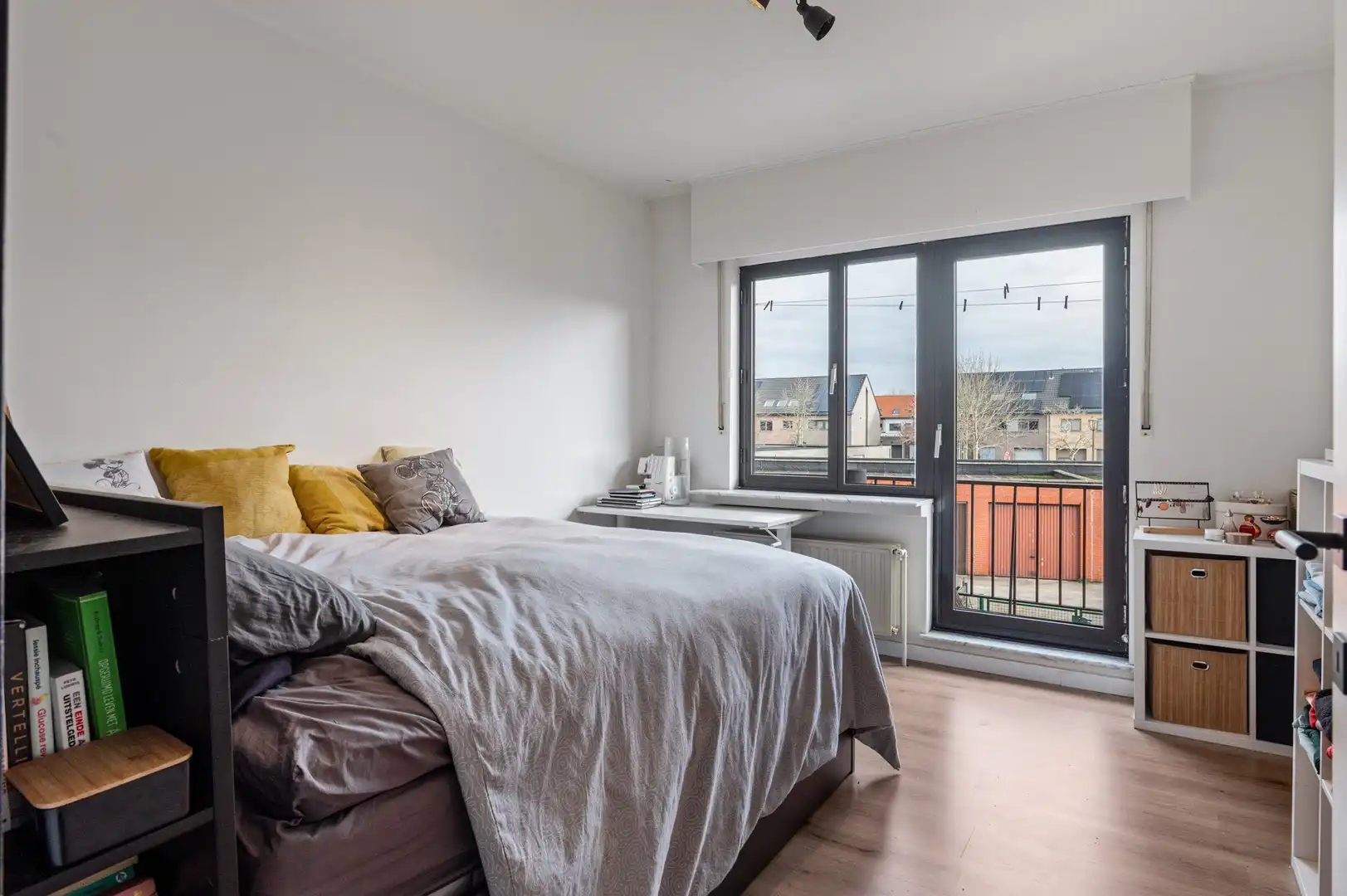 Lichtrijk, ruim appartement vlak bij centrum van Ekeren foto 7