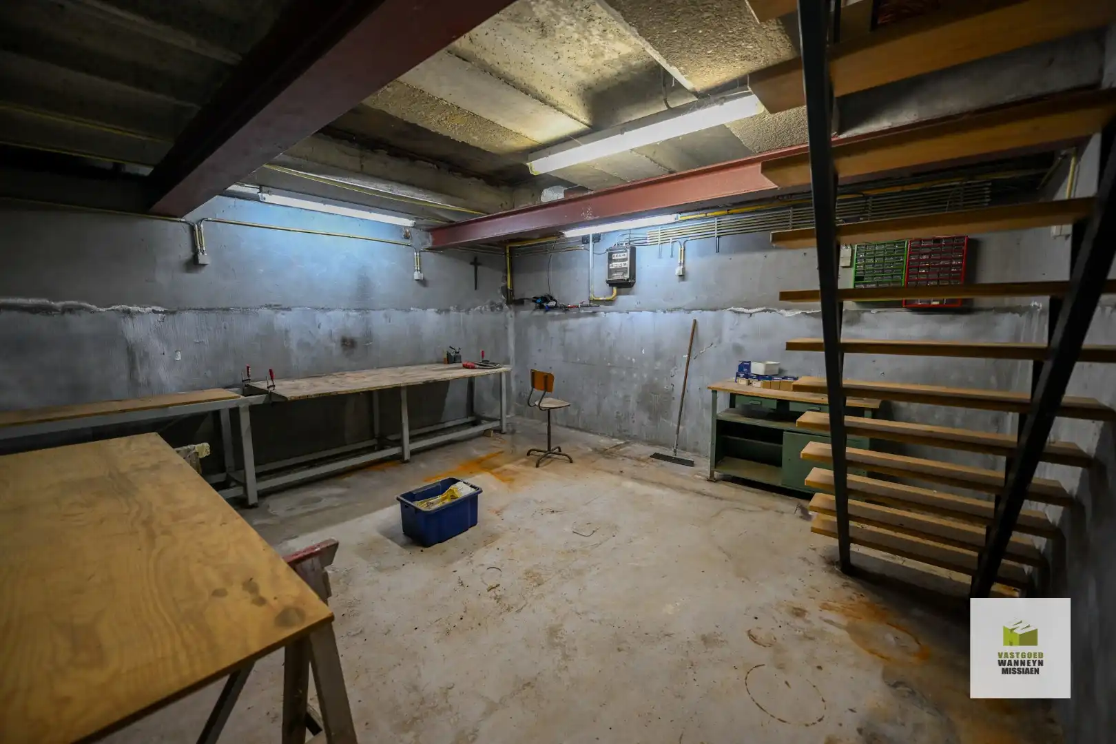 Ruime onderkelderde woning met 4 slpk en garage op rustige ligging in het centrum  foto 22