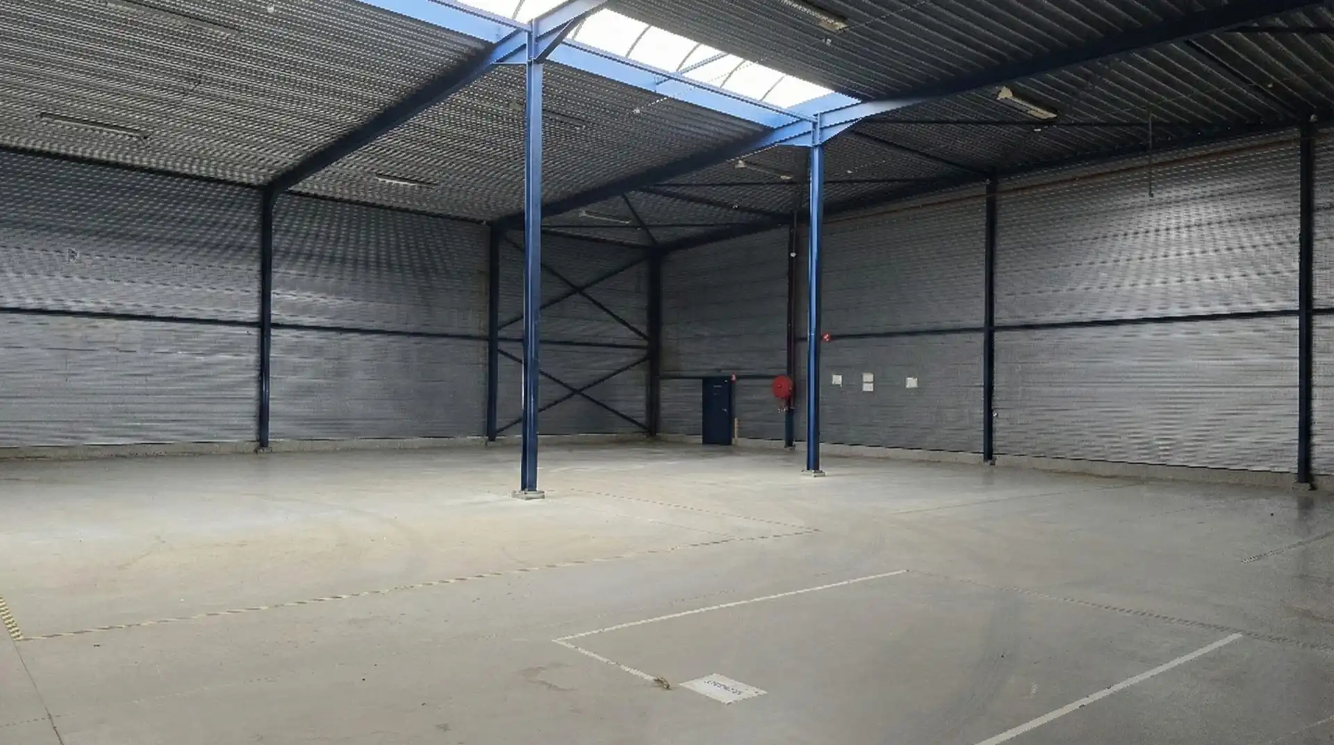 Magazijn te huur 700 m² foto 3