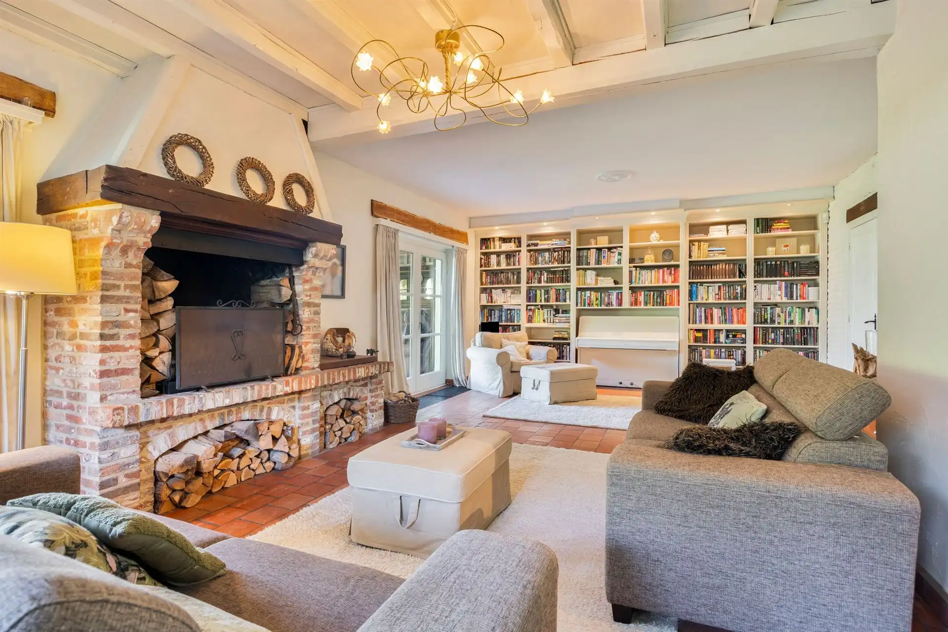 Instapklare woning met 3slpk's en bew. opp. van 220 m²! foto 4