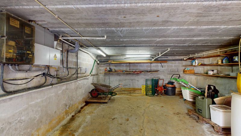 Villa van 265m² inclusief garage-kelder, op een perceel van 21a59ca foto 18