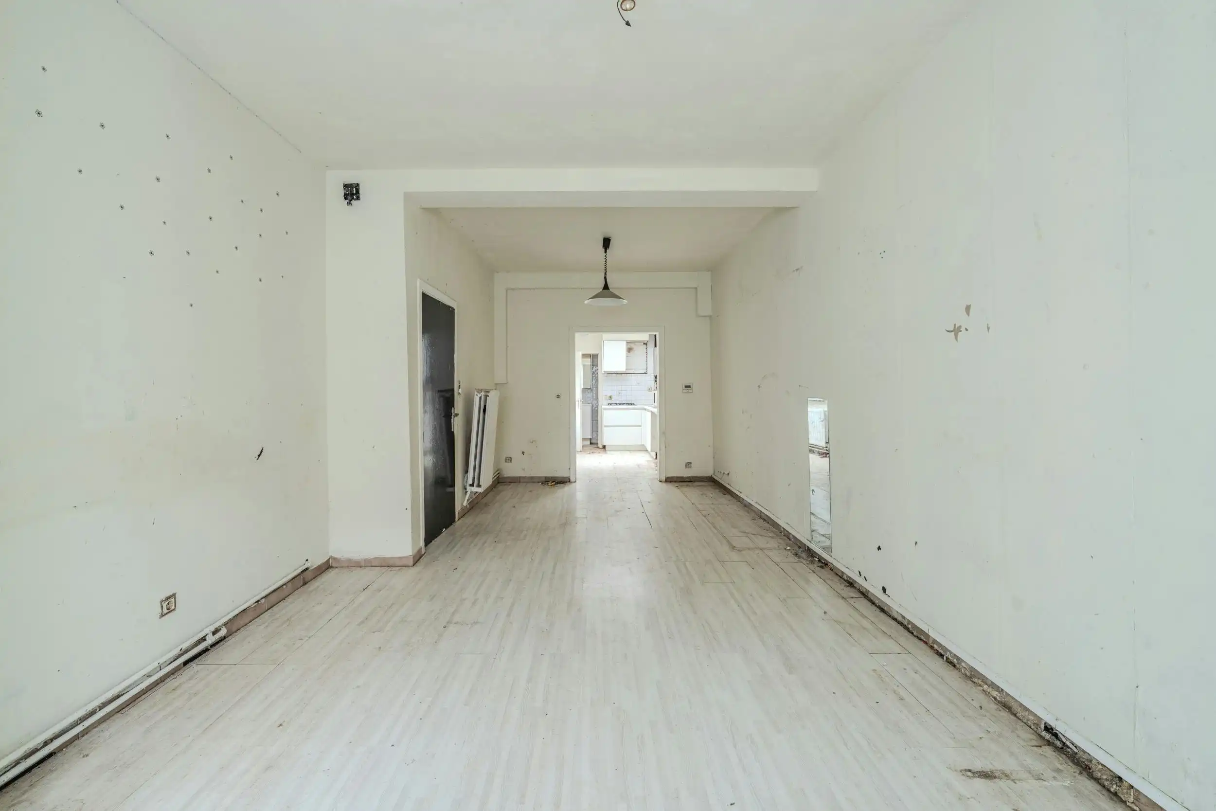 Te renoveren woning met 4 slaapkamers te Oostende foto 3