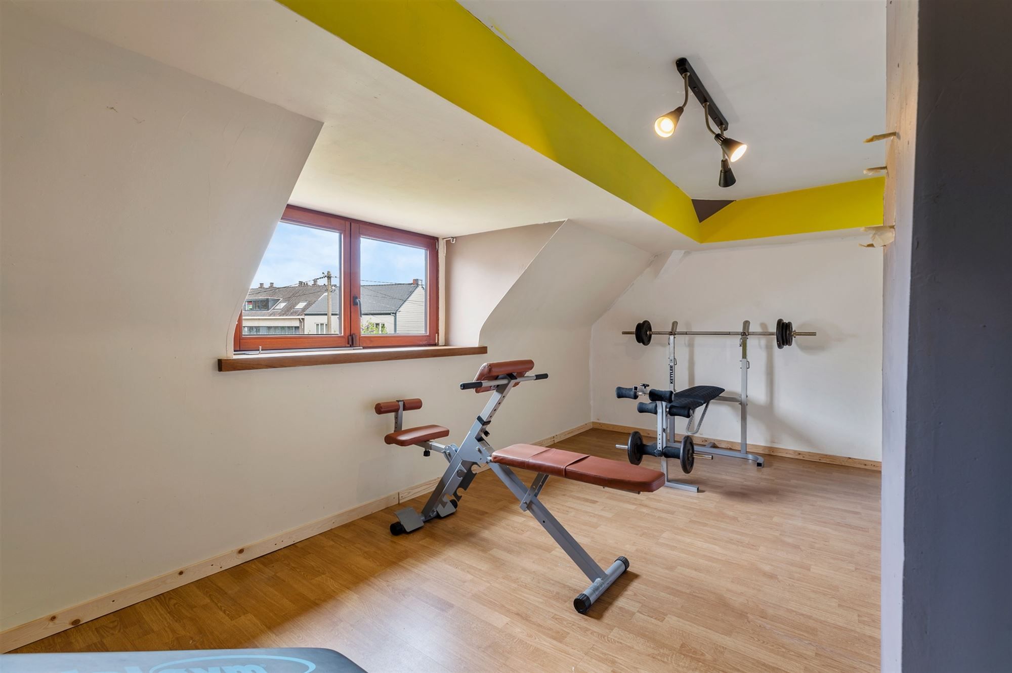 RUIME WONING (213M2) MET 5 SLAAPKAMERS + POLYVALENTE RUIMTE VAN 240M2 OP EEN PERCEEL VAN 18A91 foto 18