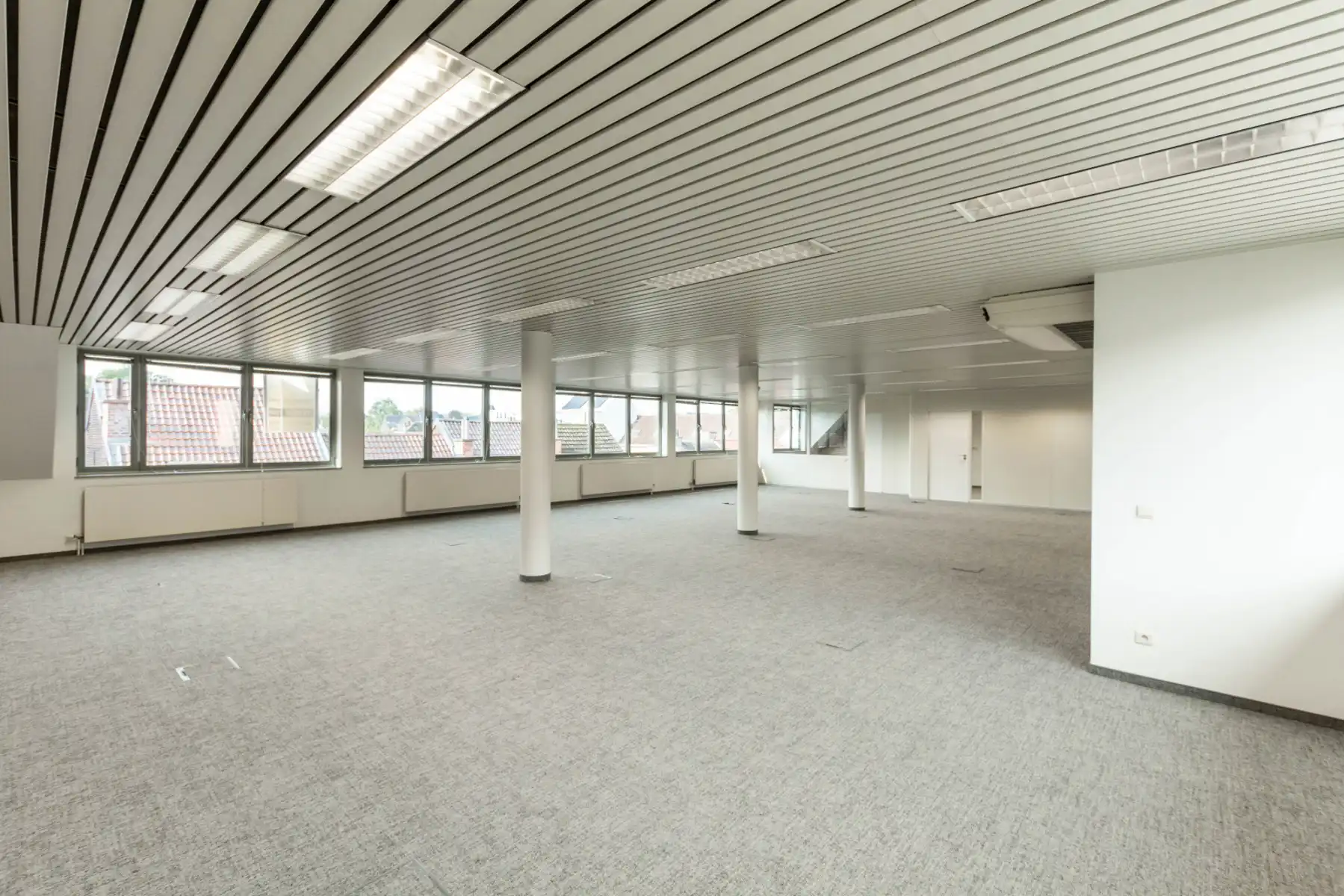 Ingerichte kantoorruimte in het volle centrum... foto 4