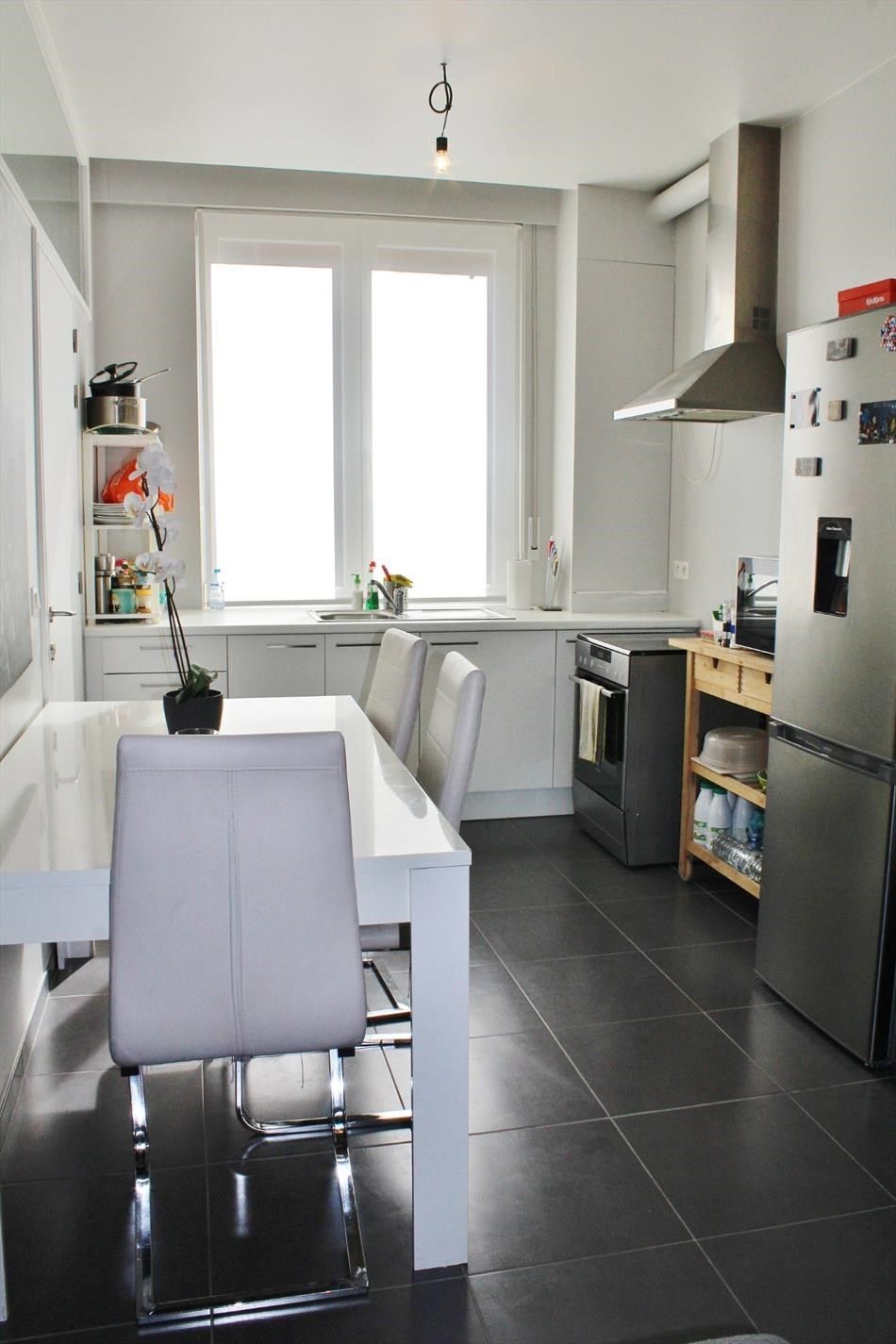 Vernieuwde centraal gelegen woning met 3 slpk + koer.  foto 5