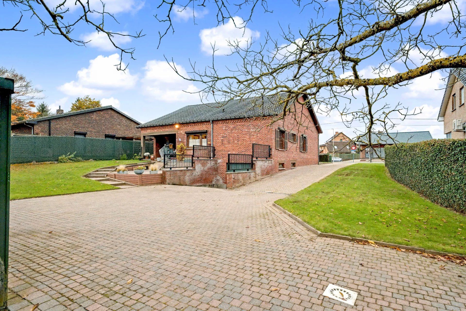 Gelijkvloerse woning met 3 slaapkamers te Stal foto 2