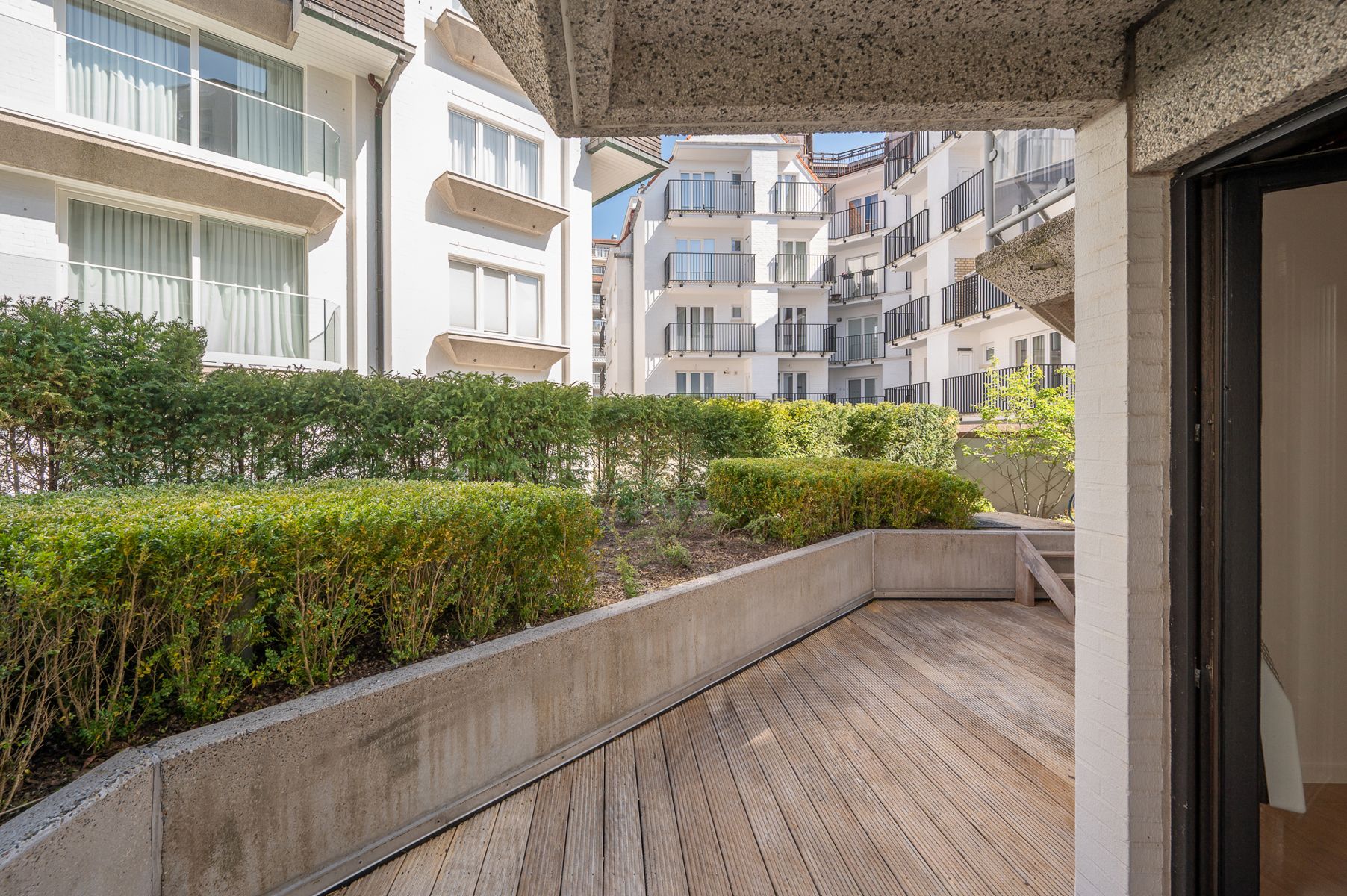 Ongemeubeld, hoekappartement nabij het Albertplein  foto 18