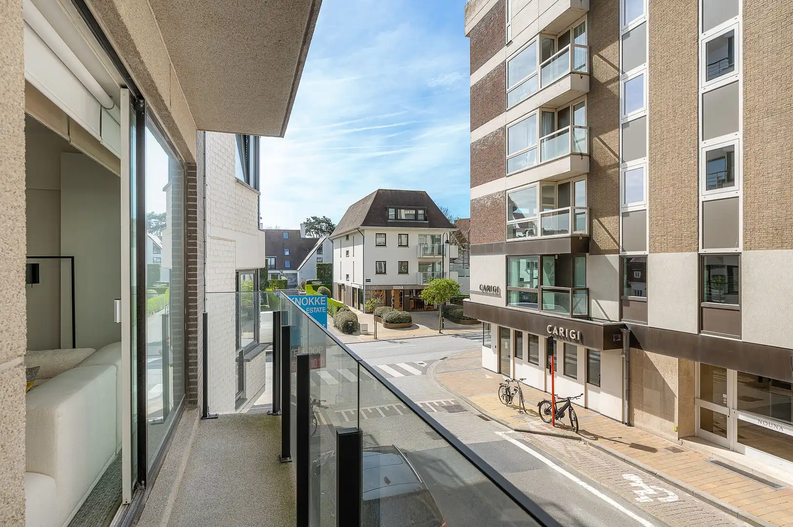 Hedendaags appartement genietend van zijdelings zeezicht, vlakbij de zee. foto 6