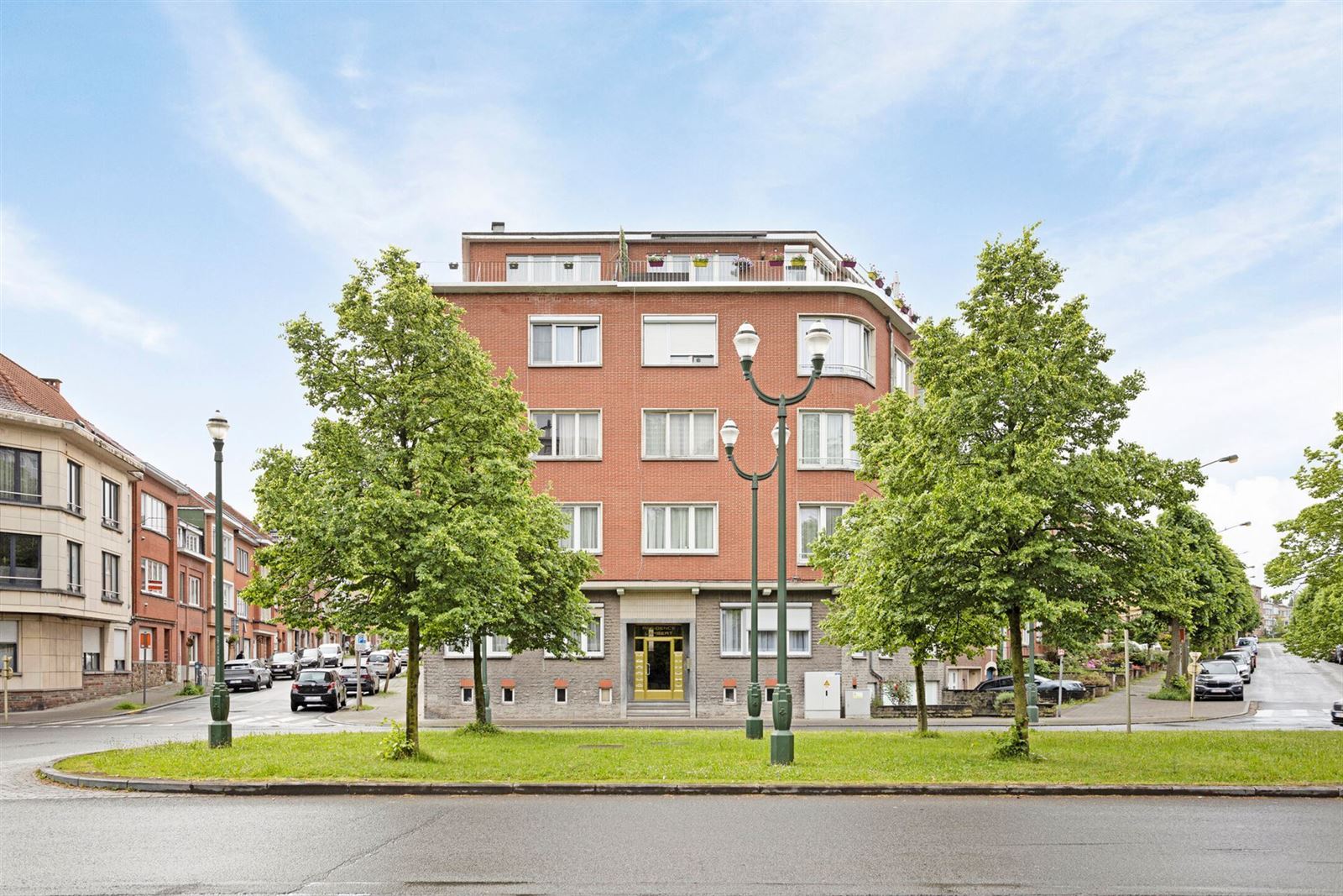 Instapklaar appartement met 2 slaapkamers en terras foto 2