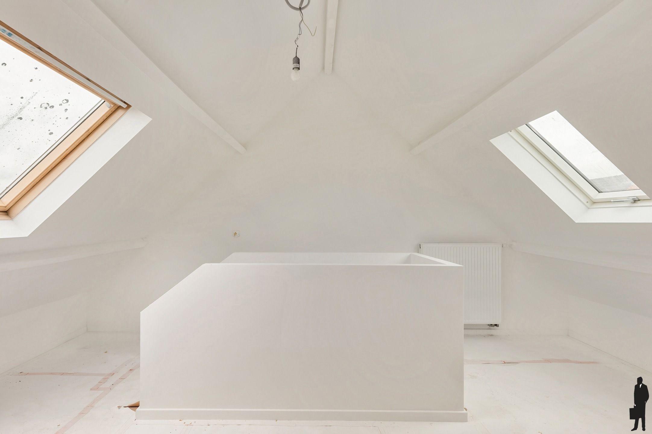 Handelsgelijkvloers met gerenoveerde triplex in het centrum! foto 17