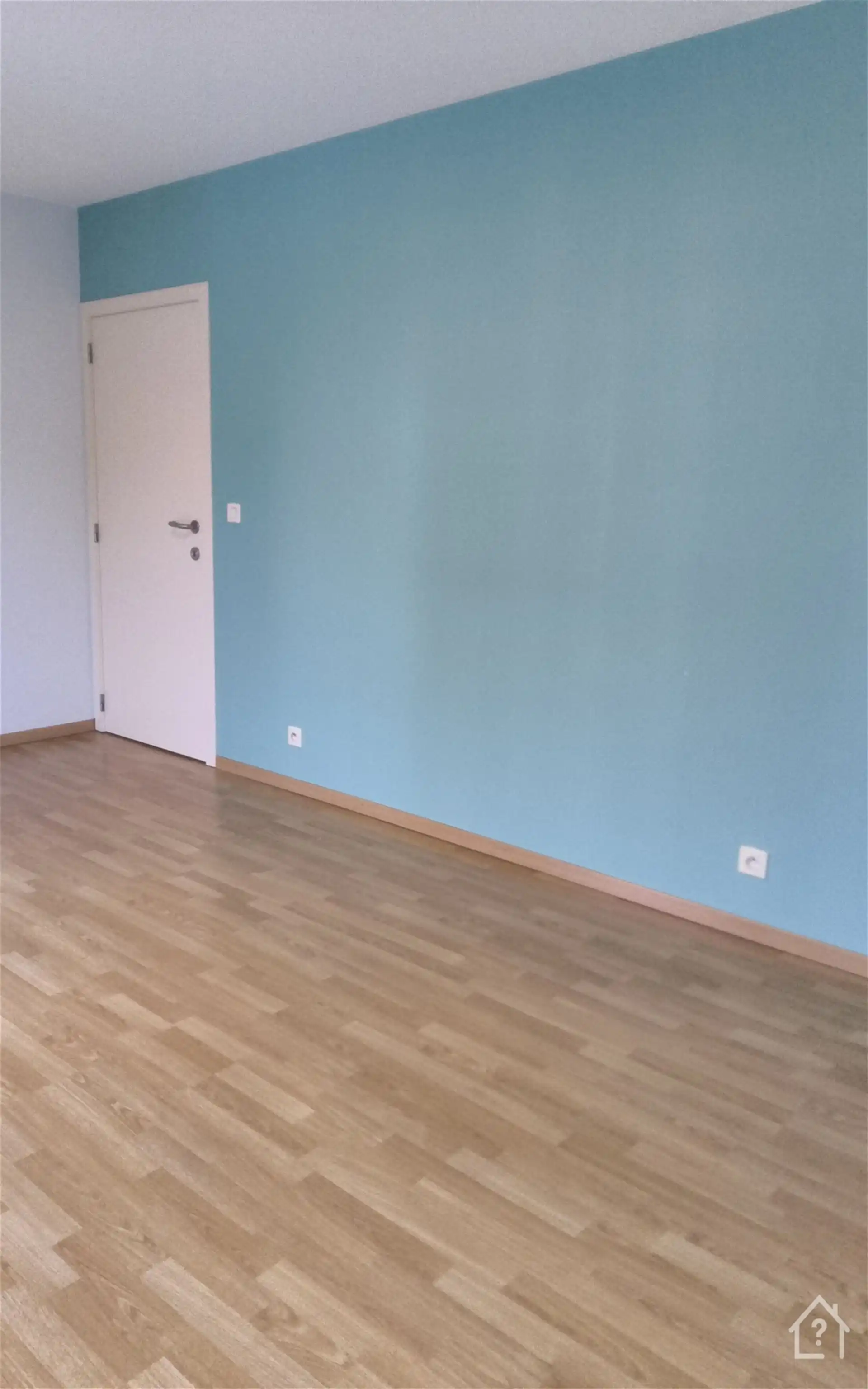 Ruim 2 slaapkamer-appartement met garage foto 21