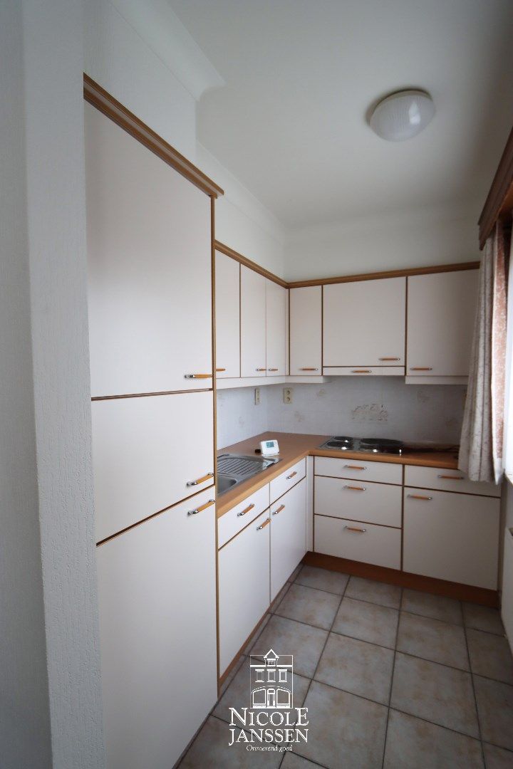 Ruime gezinswoning met studio foto 22