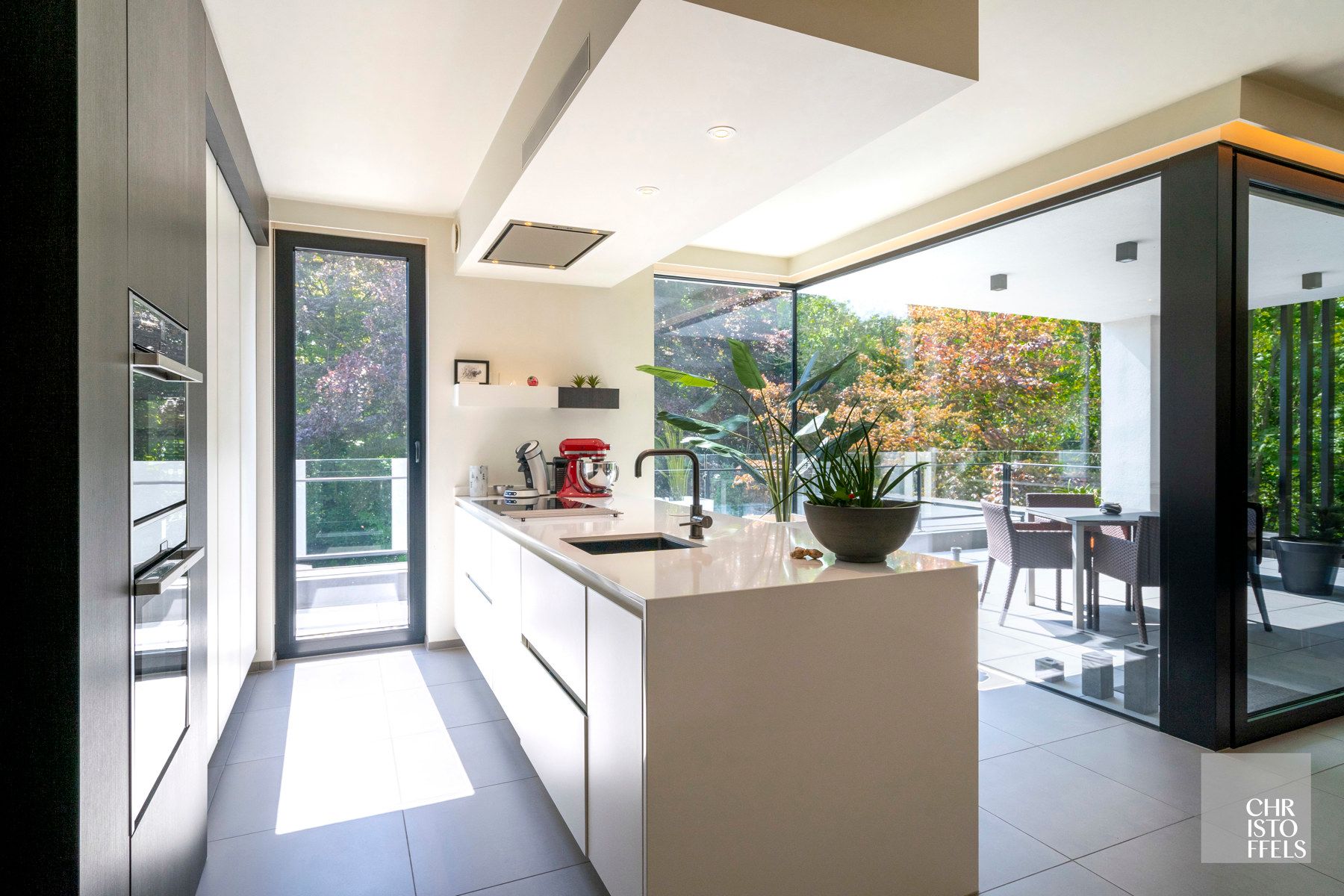 Multifunctioneel gebouw met 2 wooneenheden, kantoor en showroom op een perceel van 2.074 m²! foto 28