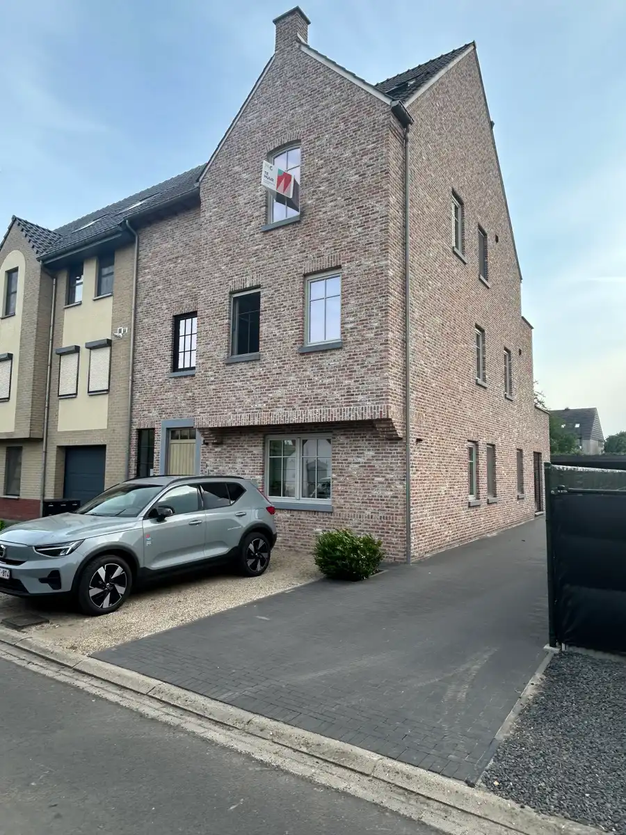 Appartement te huur foto {{pictureIndex}}