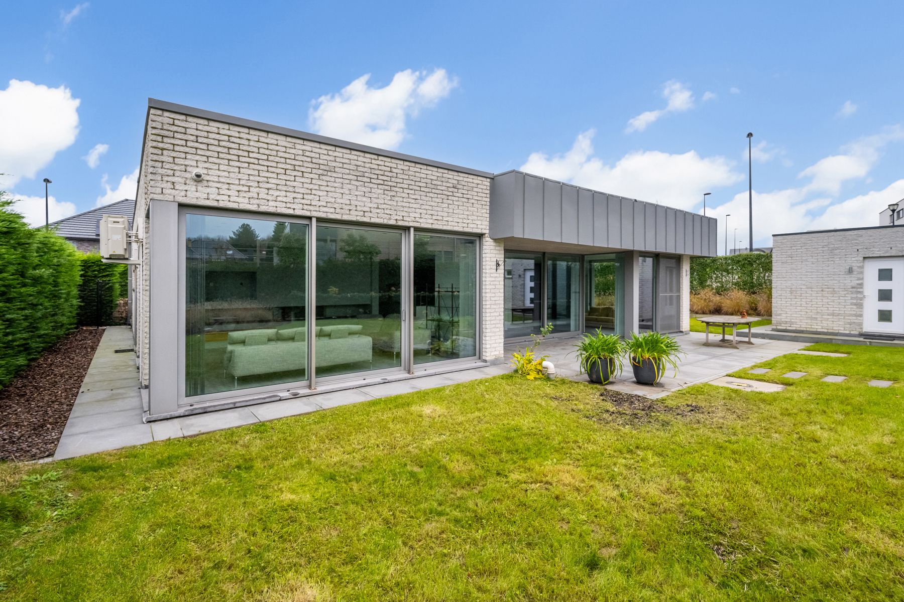 Energiezuinige bungalow in rustige residentiële wijk foto 21