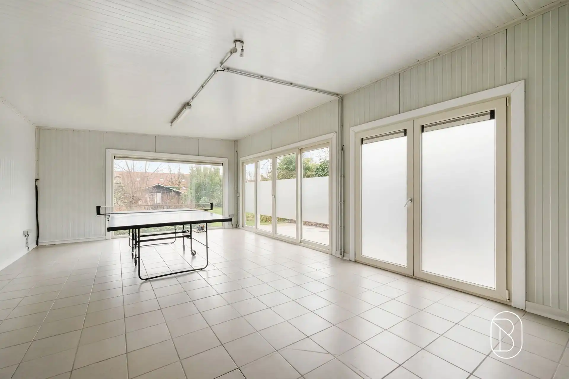 Veelzijdig handelspand met ruime woning in Deerlijk foto 12