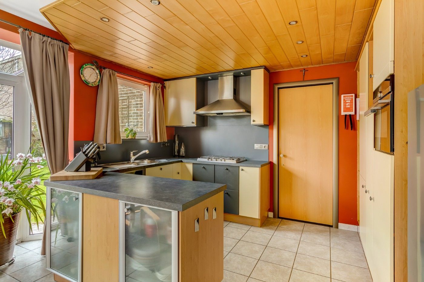 Instapklare HOB met 4 slpk., garage en toffe tuin foto 11