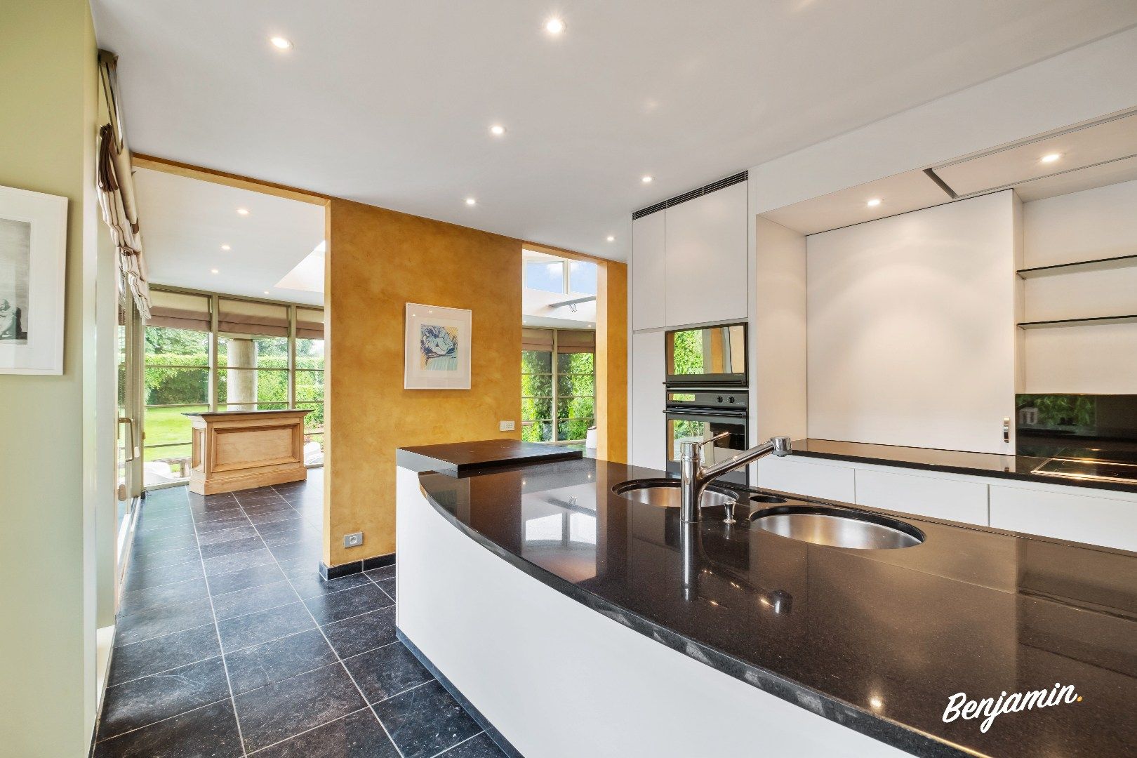 Villa met aparte praktijkruimte, zonnige tuin, garage en carport in Houthulst foto 14