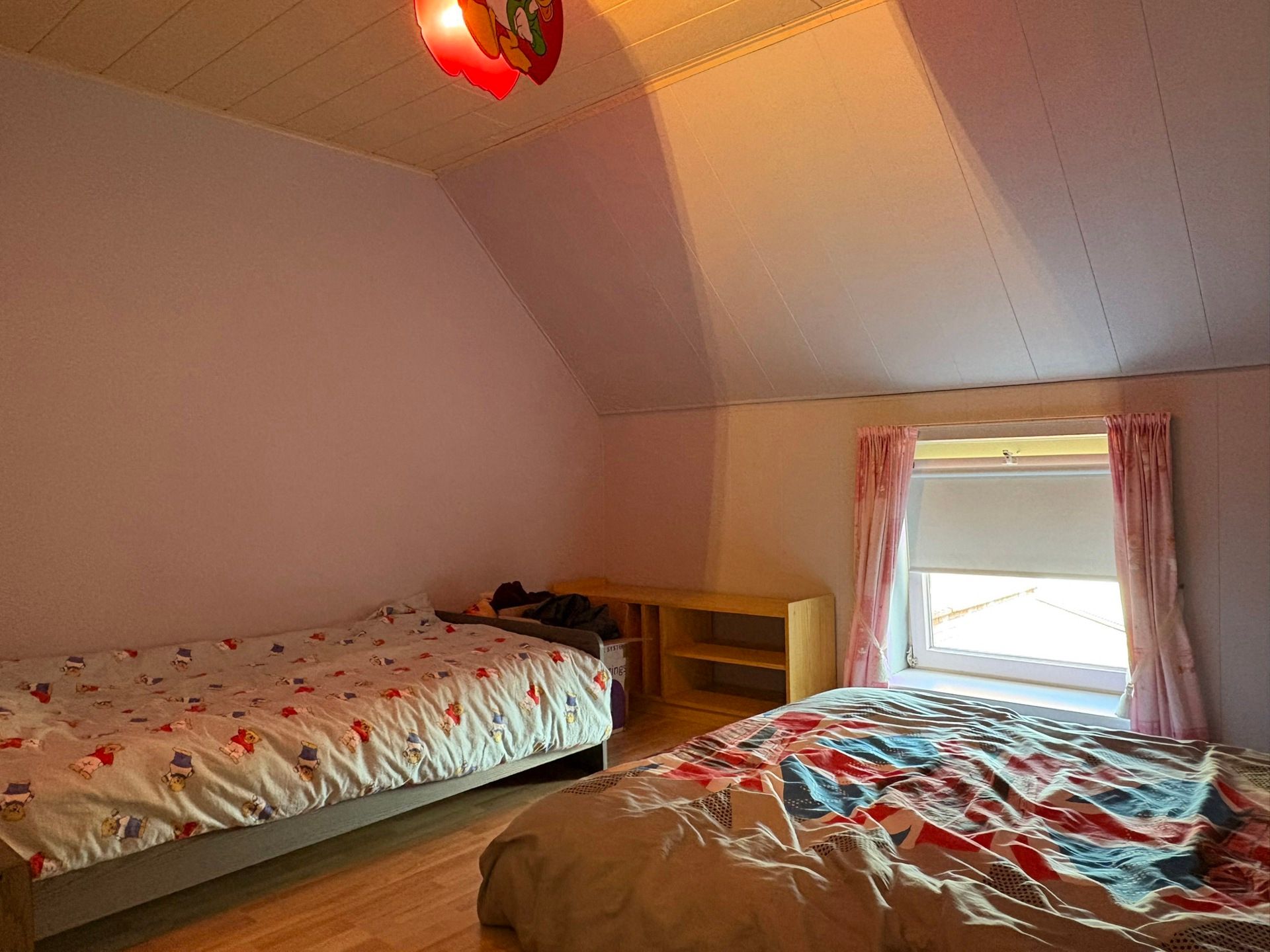 Gezellige woning met 4 slaapkamers en prachtige tuin foto 9