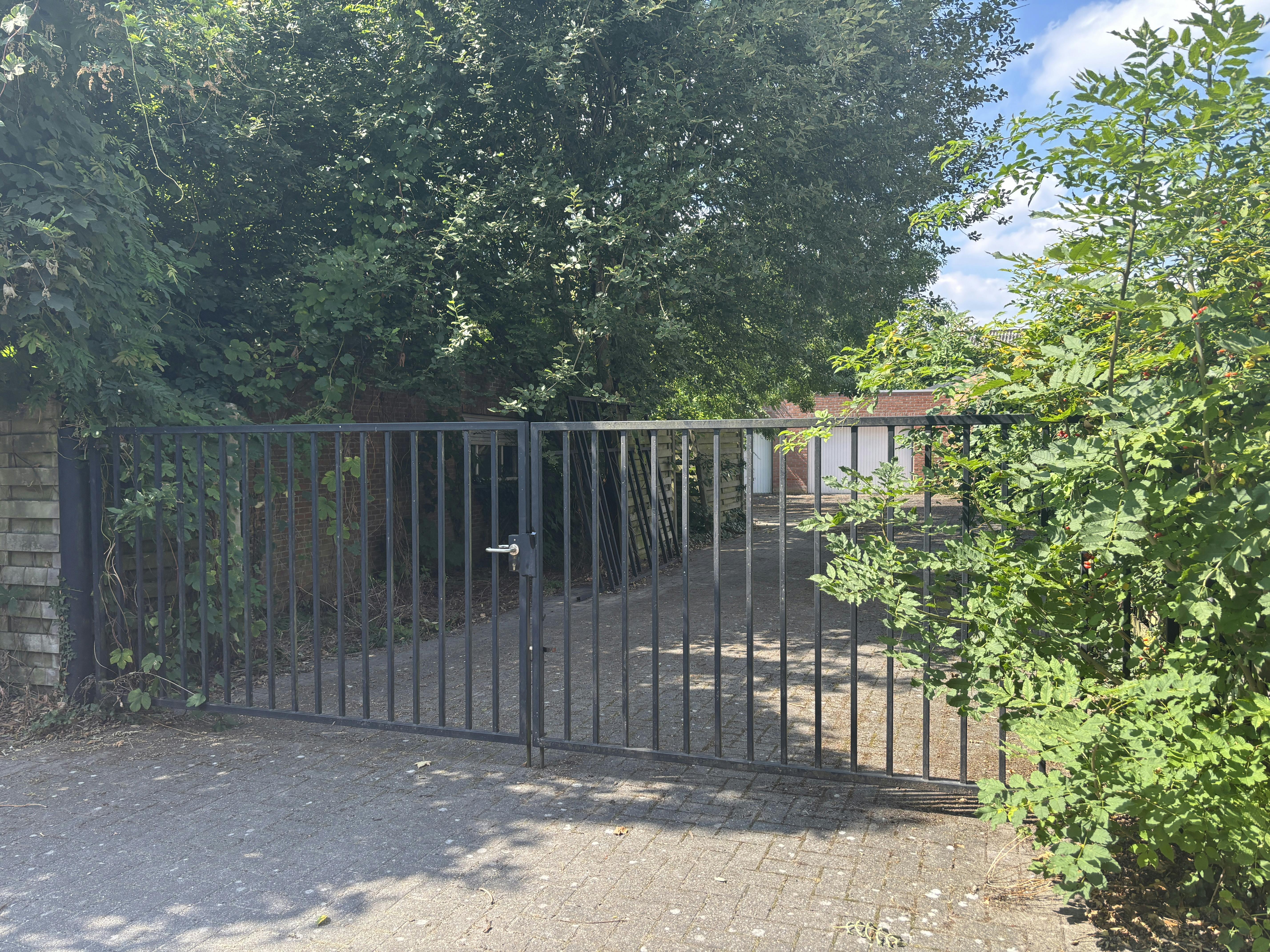 Handelspand met woonst te koop in centrum Brecht! foto 23