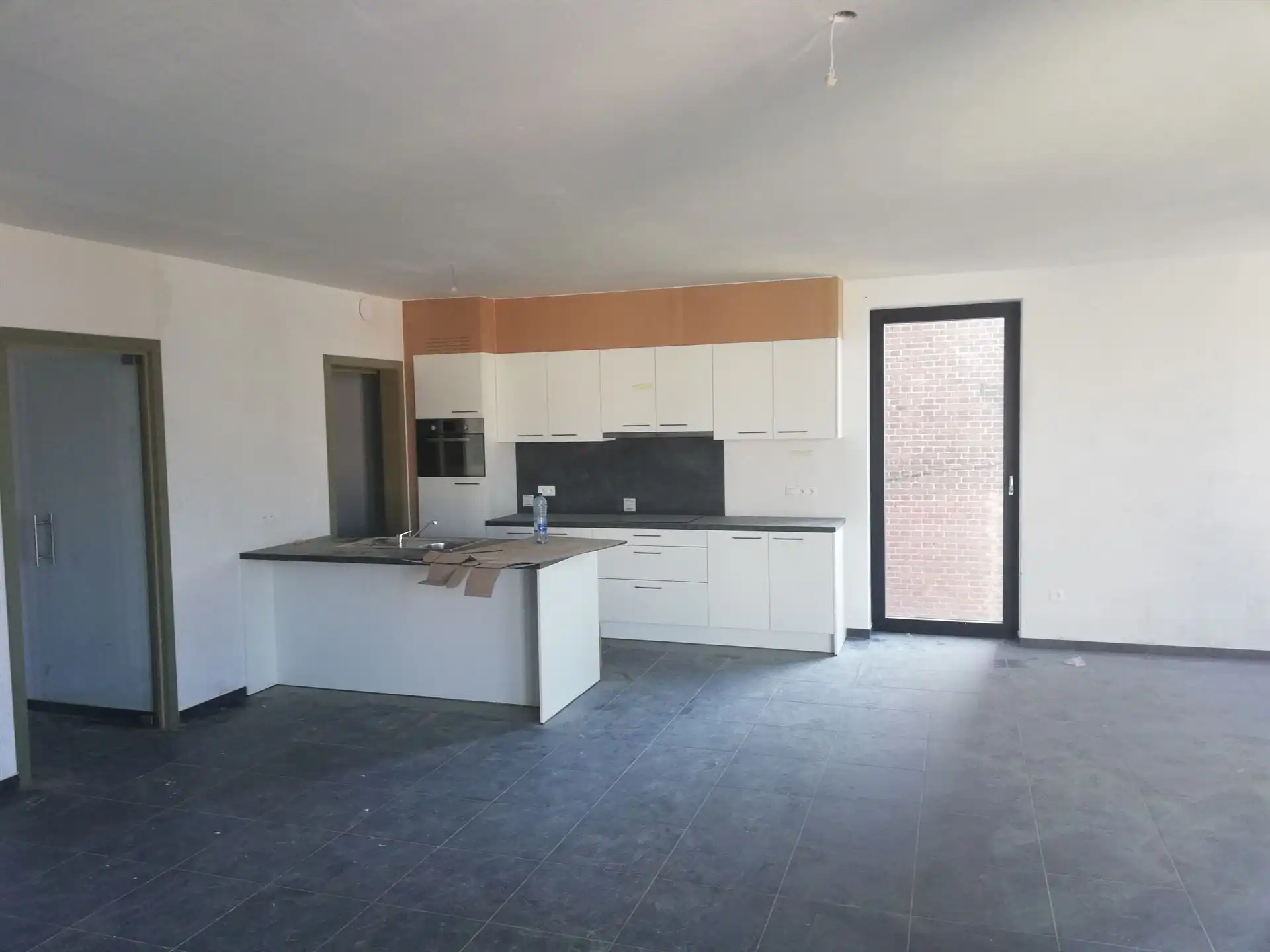 Appartement met 2 slaapkamers en terras en autostaanplaats foto 6