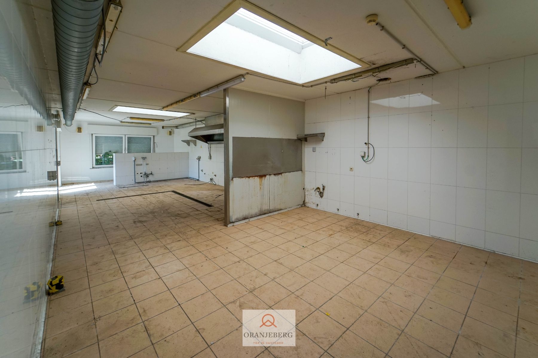 Ideaal te renoveren rijwoning + werkplaats + garage + tuin voor 591m² foto 15