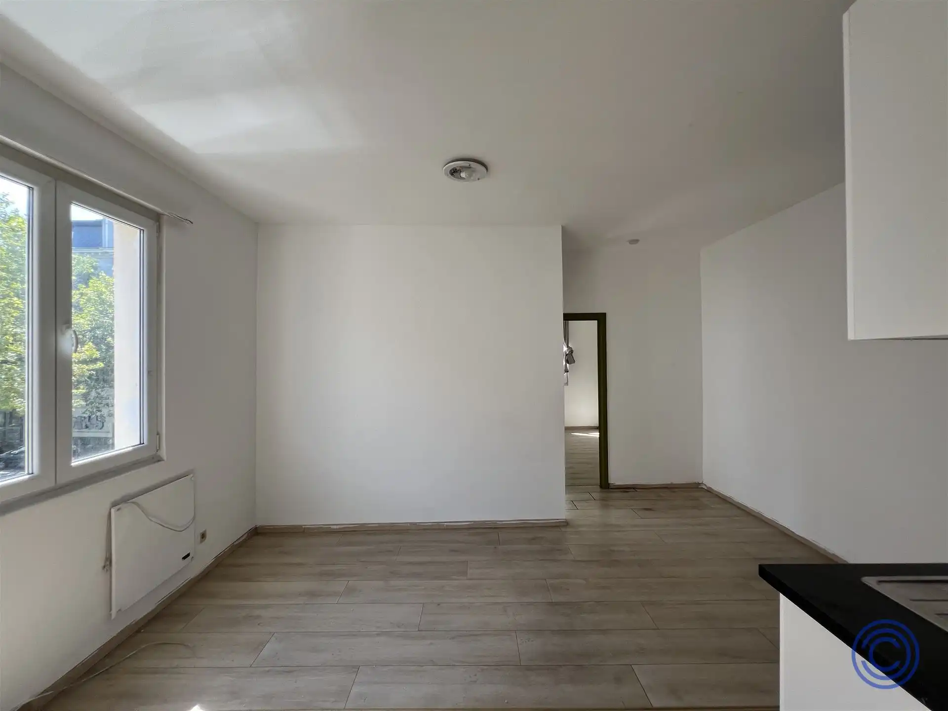 Vergund appartementsgebouw met garages! foto 8