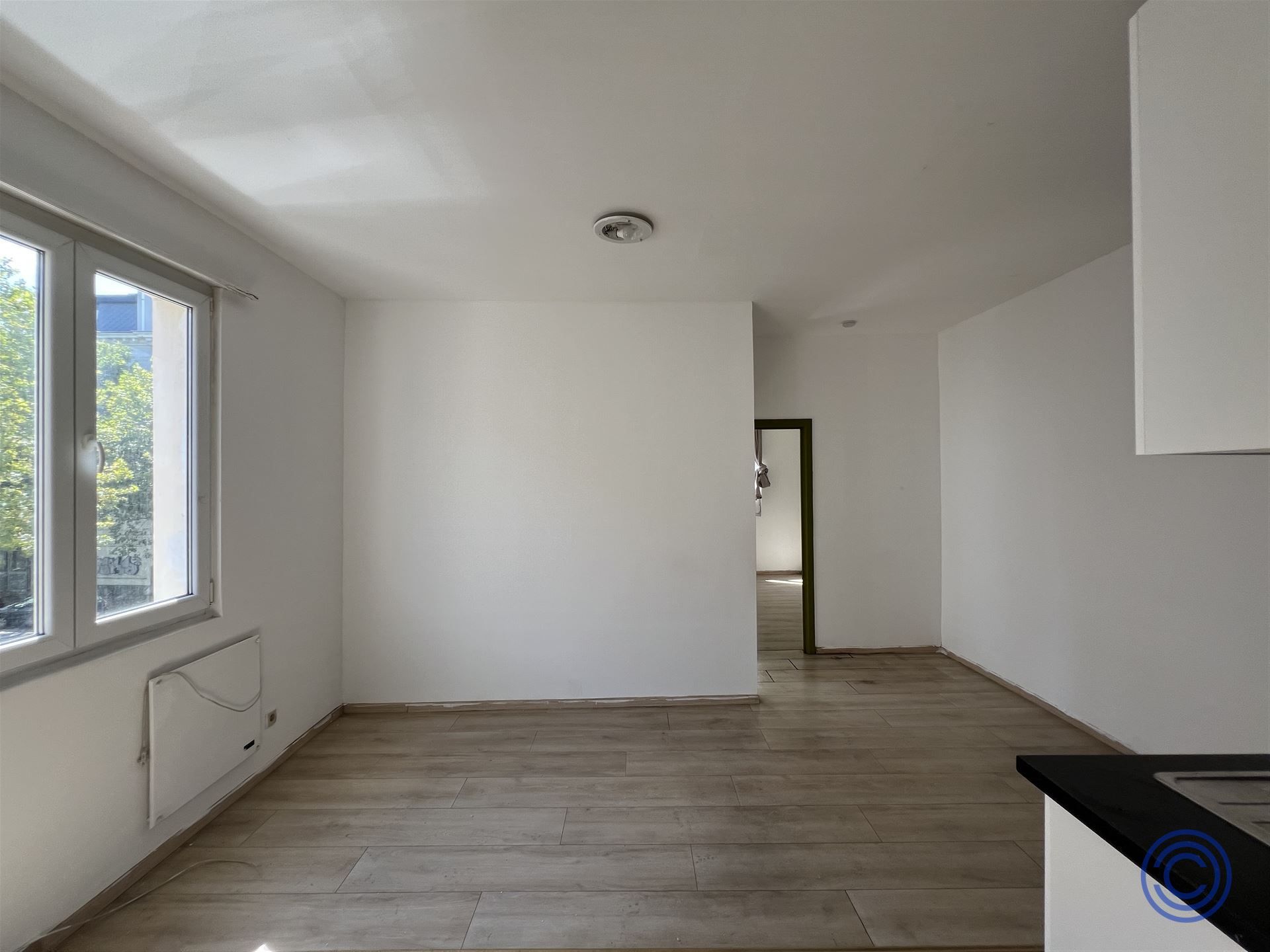 Vergund appartementsgebouw met garages! foto 8