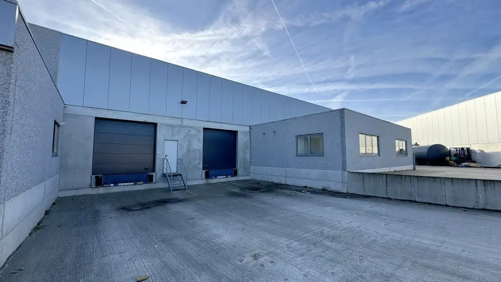 Logistieke loods te huur nabij R16 te Lier foto 2