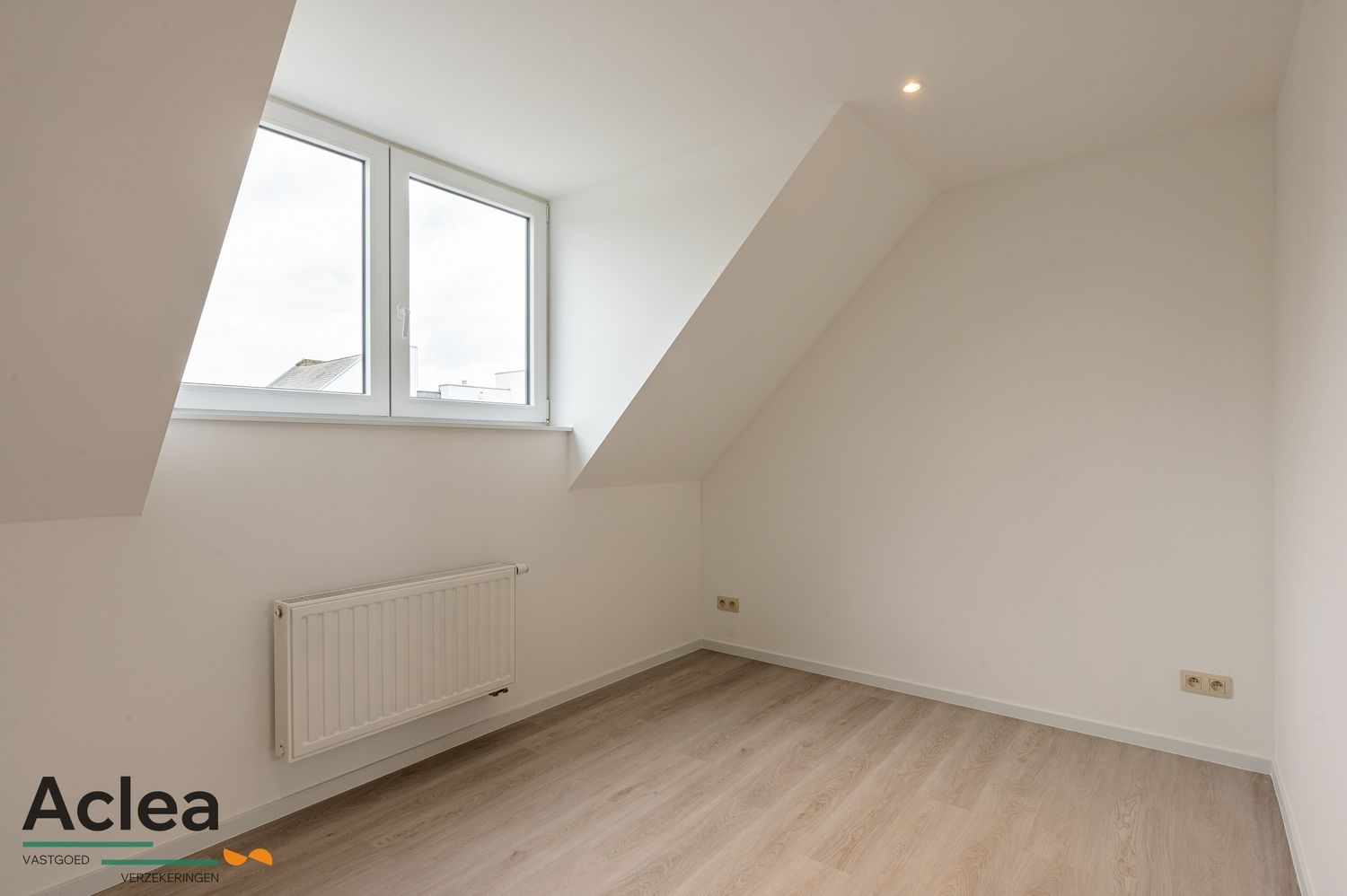 Volledig gerenoveerde woning met 2 slpks foto 25