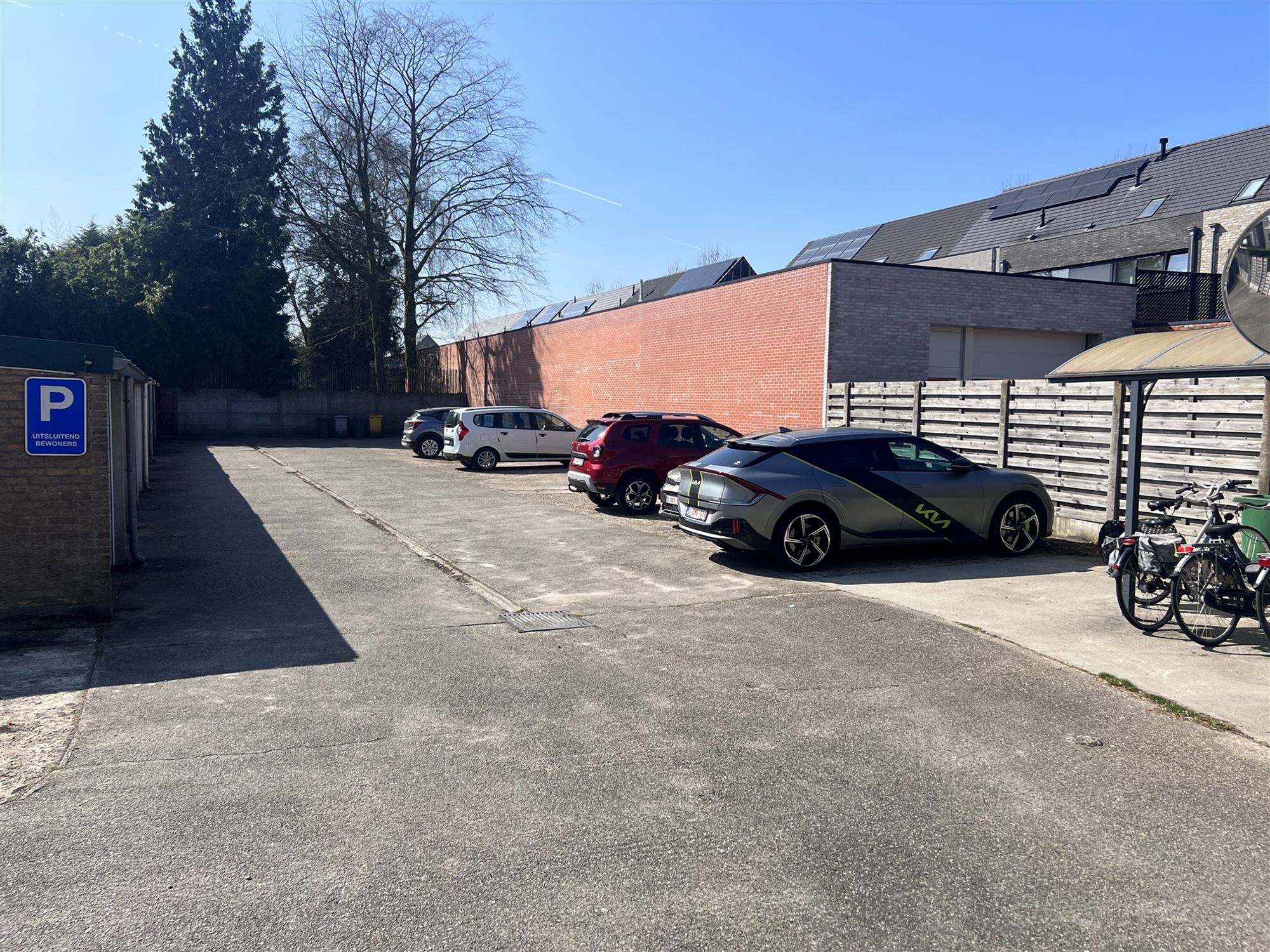 Appartement met 2 slpks, terras en garage foto 15