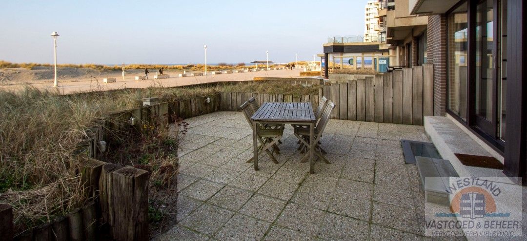 Appartement met groot terras op de zeedijk foto 5