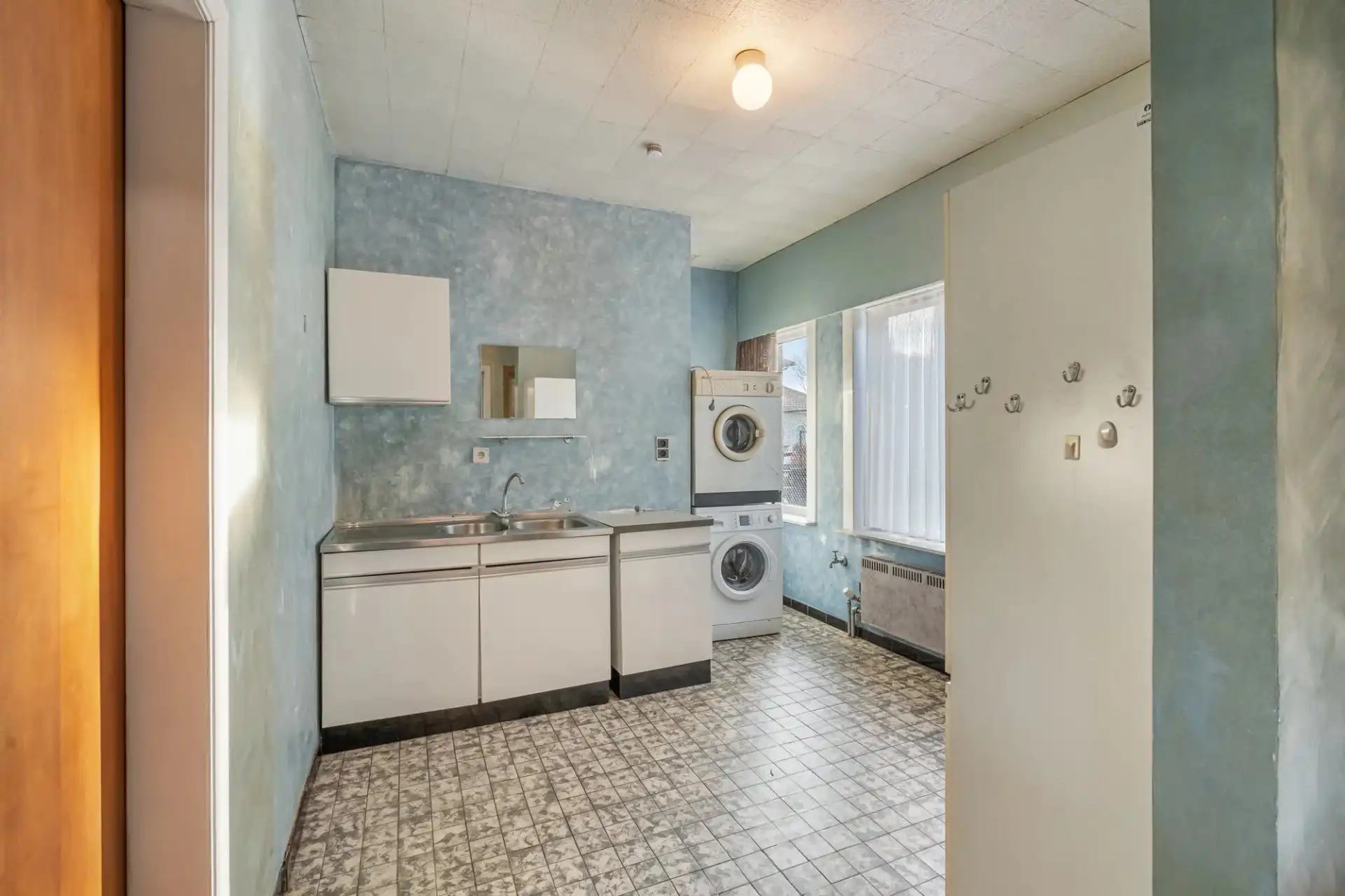 Ruime woning in rustige straat te Koersel foto 8