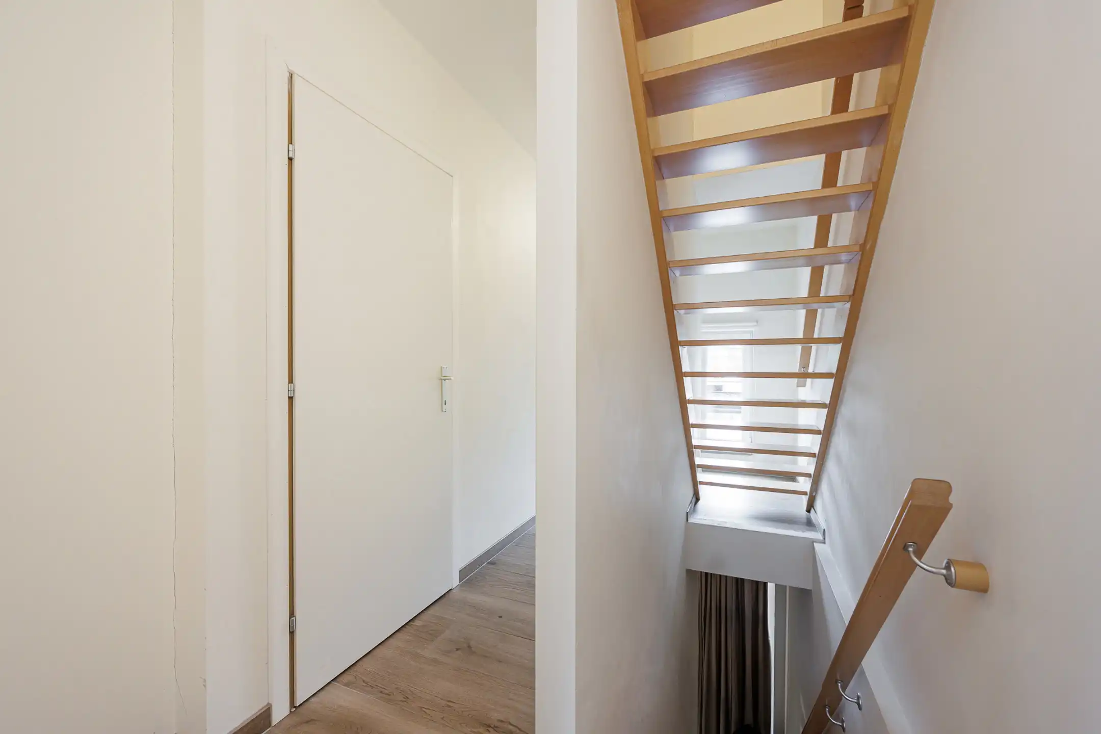 Instapklare  woning met drie slaapkamers en stadstuintje foto 22