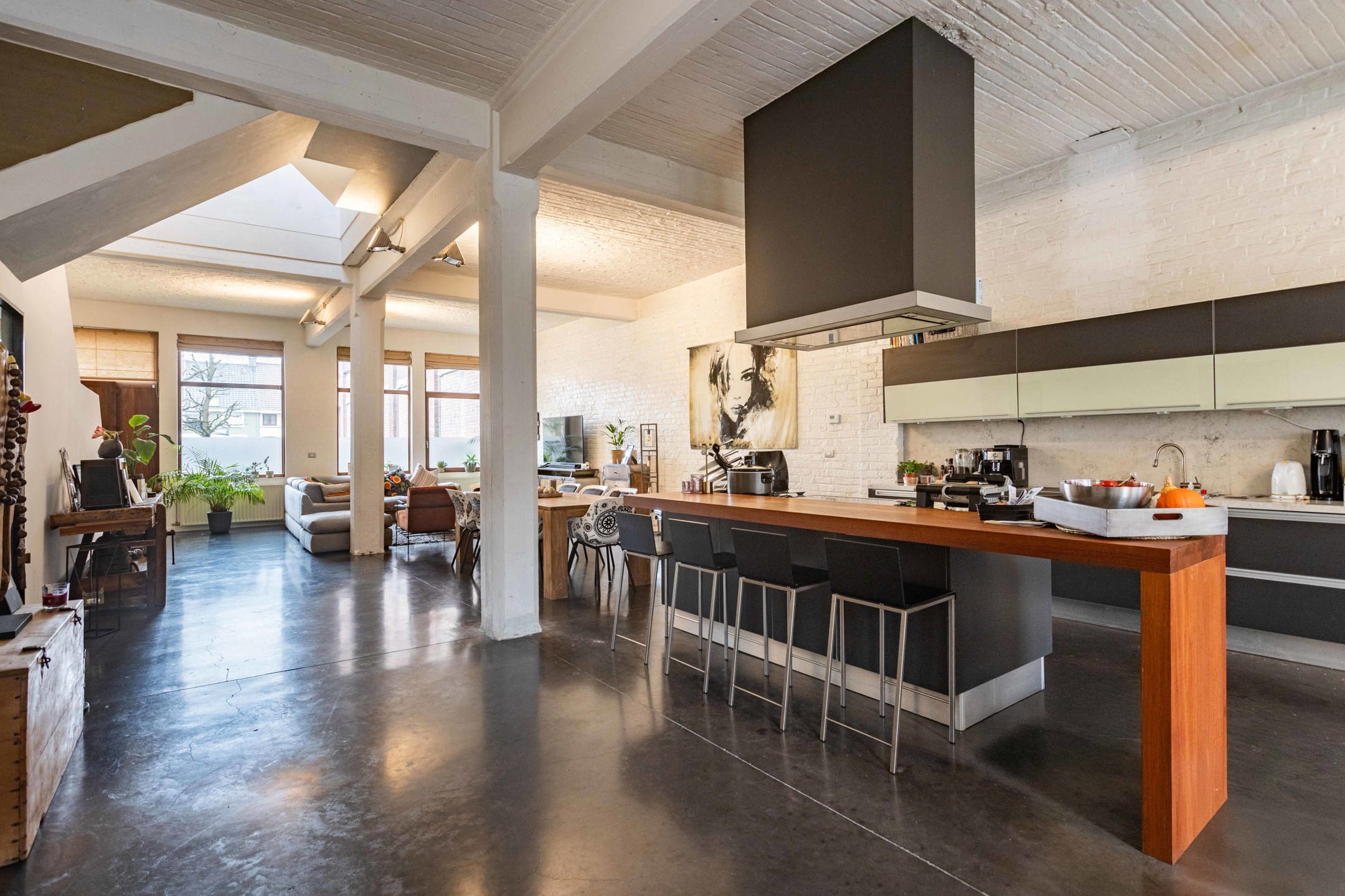 Unieke loft van 285m² foto {{pictureIndex}}
