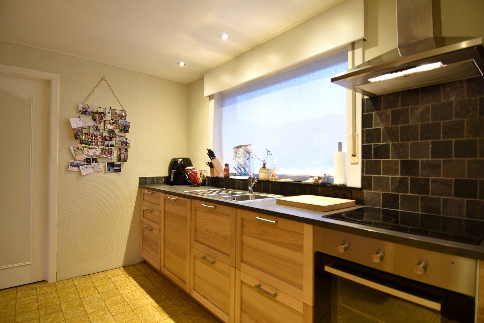 Instapklare woning met 3 slaapkamers, tuin en inpandige garage te koop in Gullegem foto 7