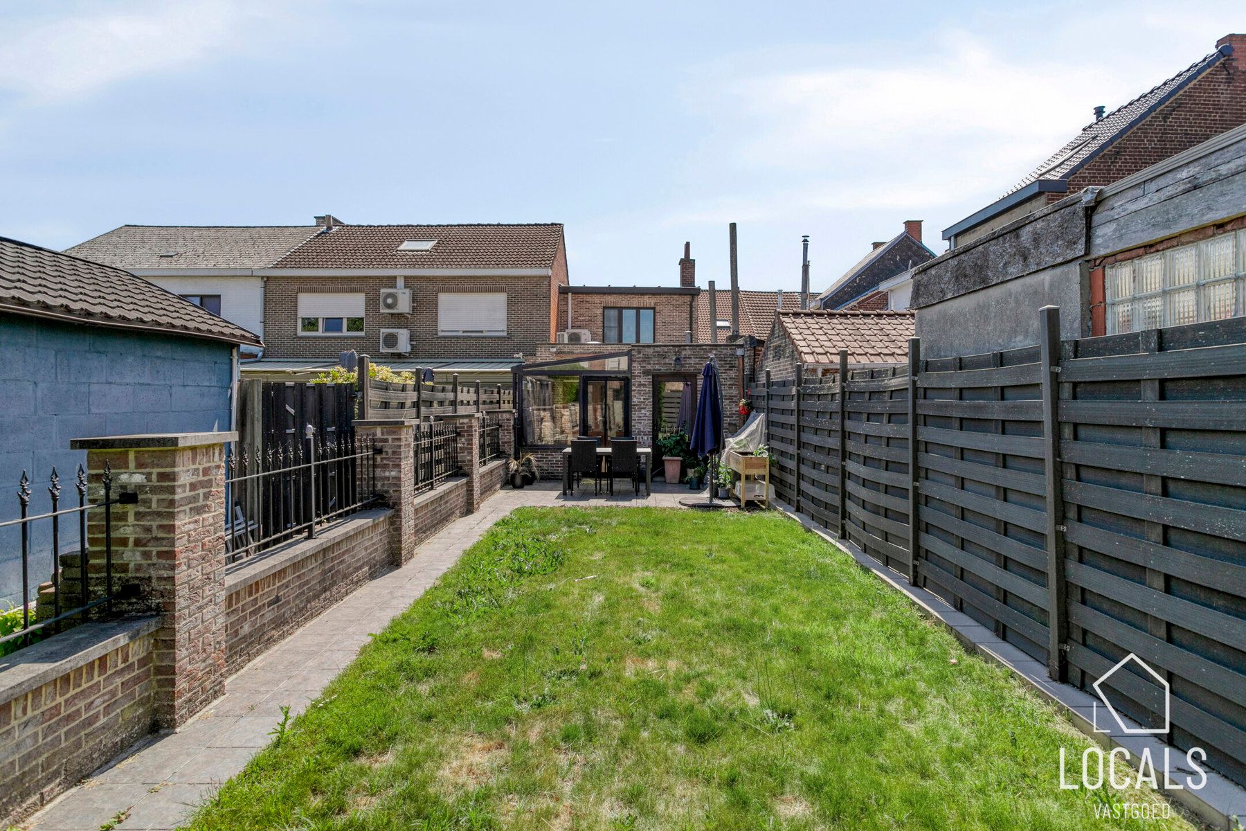Leuke gezinswoning met 2 slaapkamers, tuin en garage foto 2
