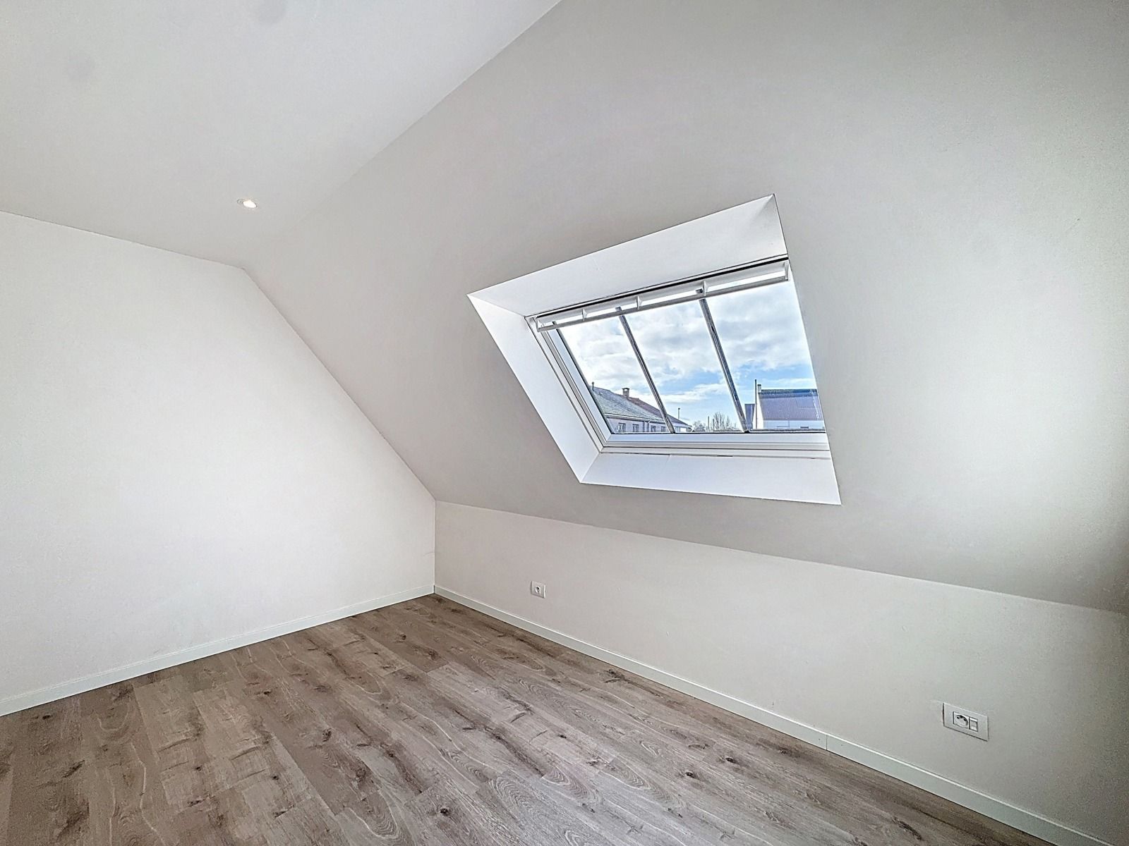 TE HUUR nieuwbouwwoning 4 slaapkamers Jabbeke foto 13