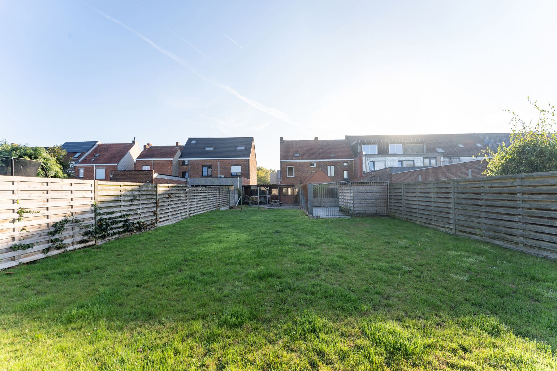 Ruime te renoveren woning met opslagplaats van 65 m² foto 19