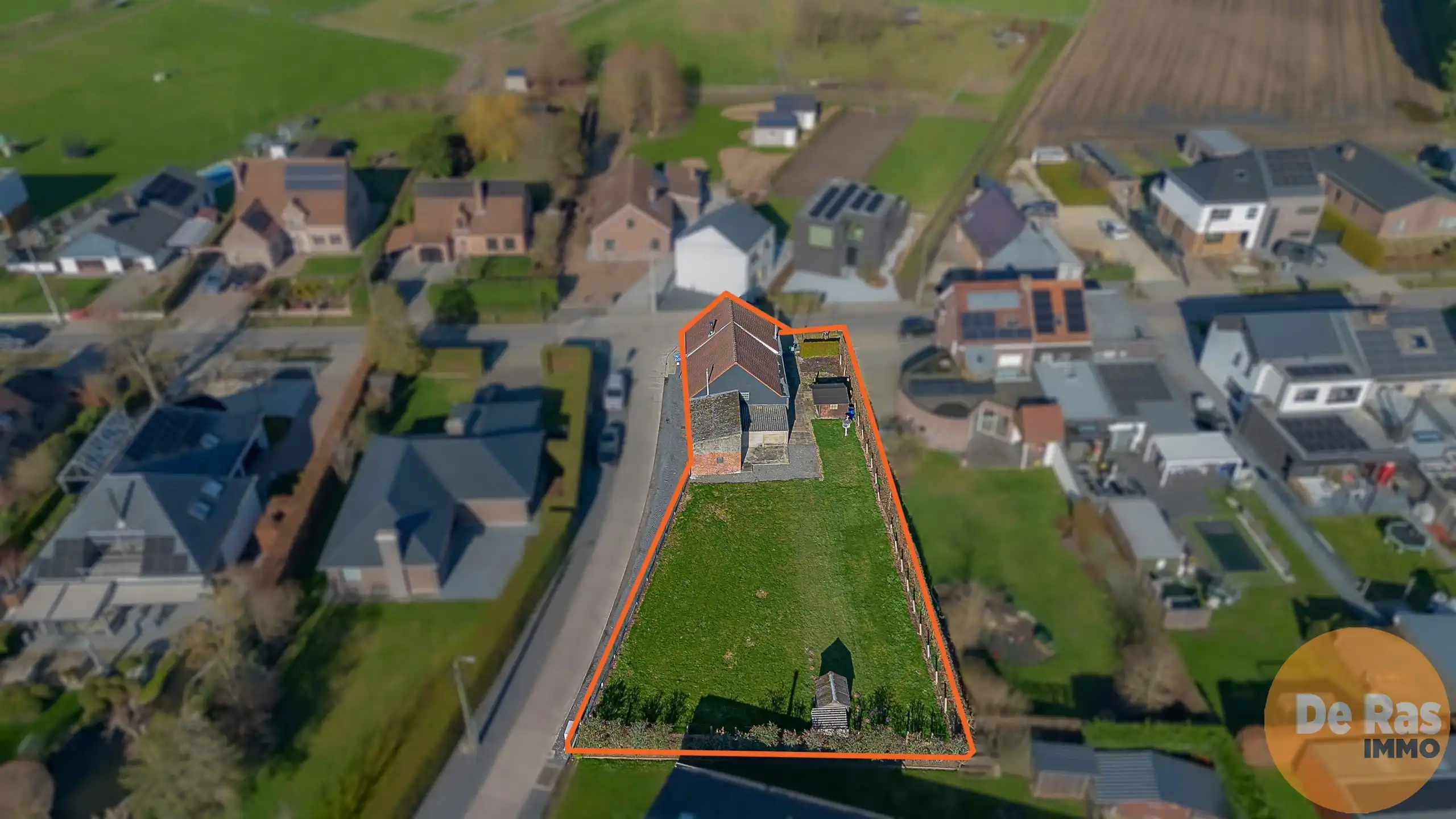 BUGGENHOUT– Renovatiewoning met prachtige tuin op ca. 8a50ca foto 2