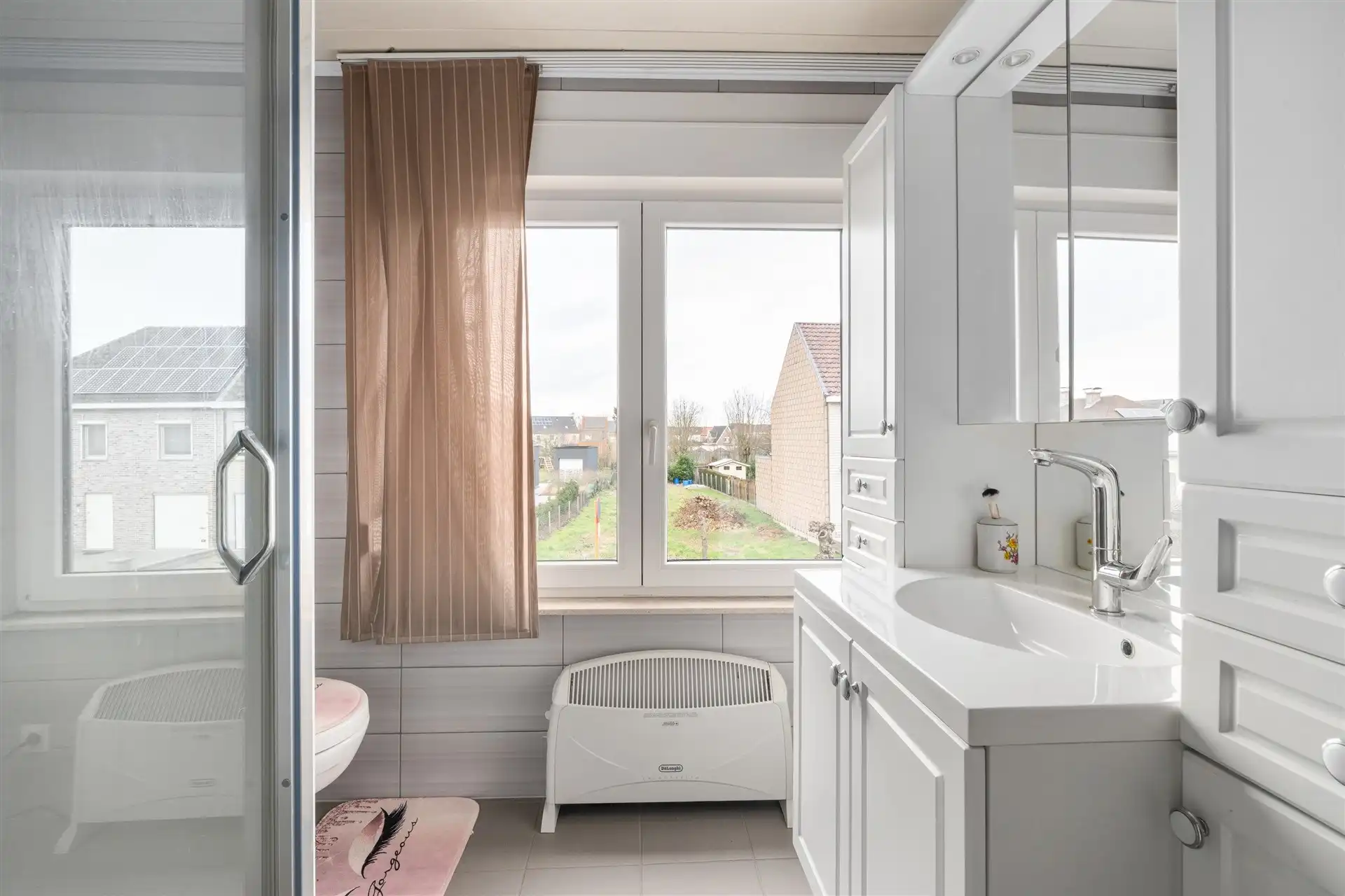 Instapklare, energiezuinige woning in Lede met toffe tuin foto 10