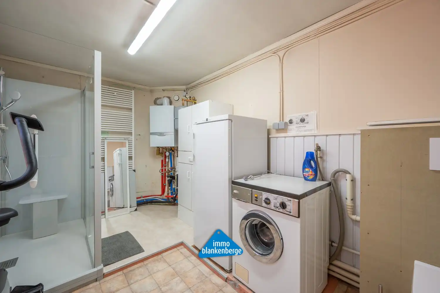 Grote gezinswoning met tuin en 7 slaapkamers nabij centrum en zee foto 13