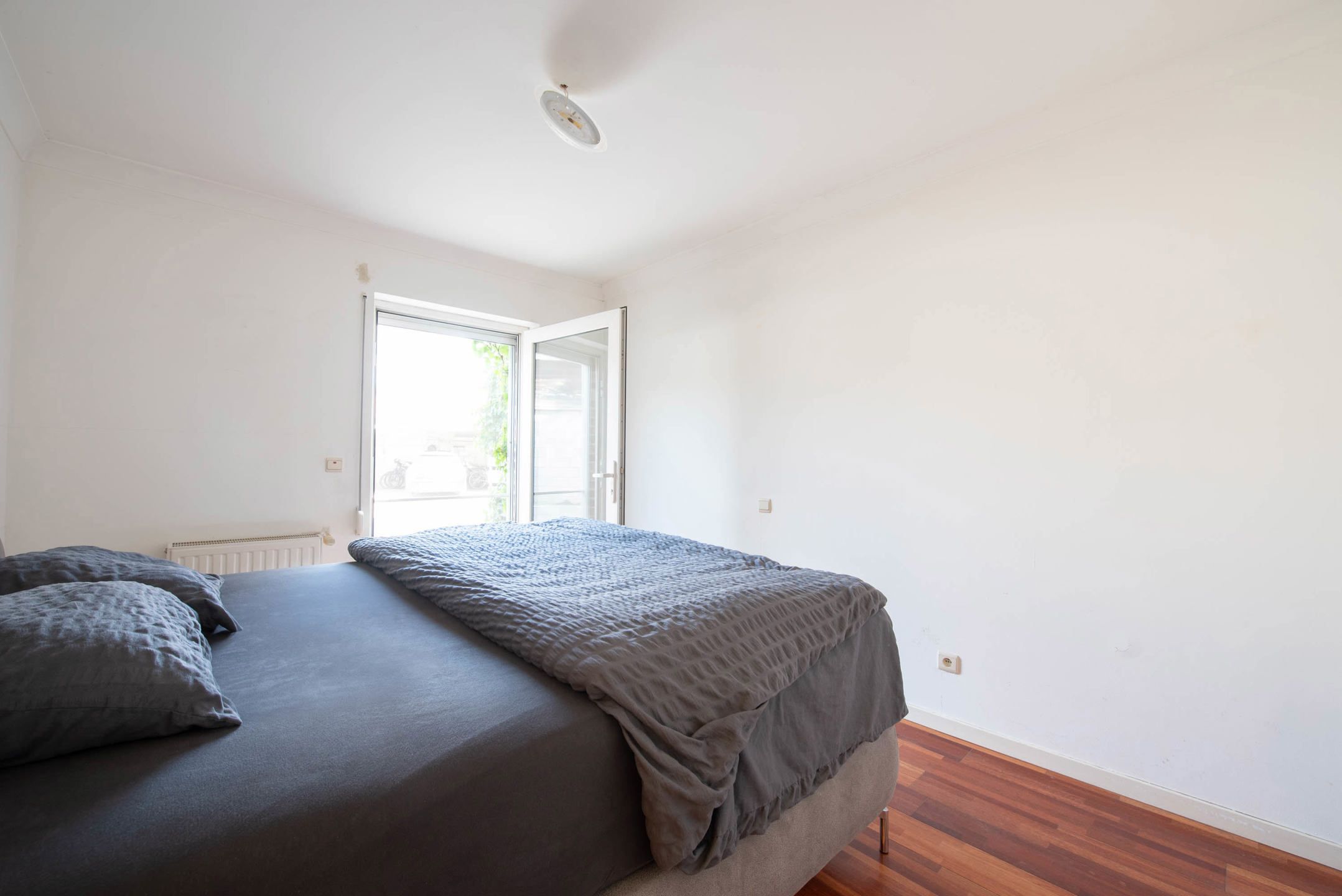 Gelijkvloers appartement met terras & autostandplaats foto 11